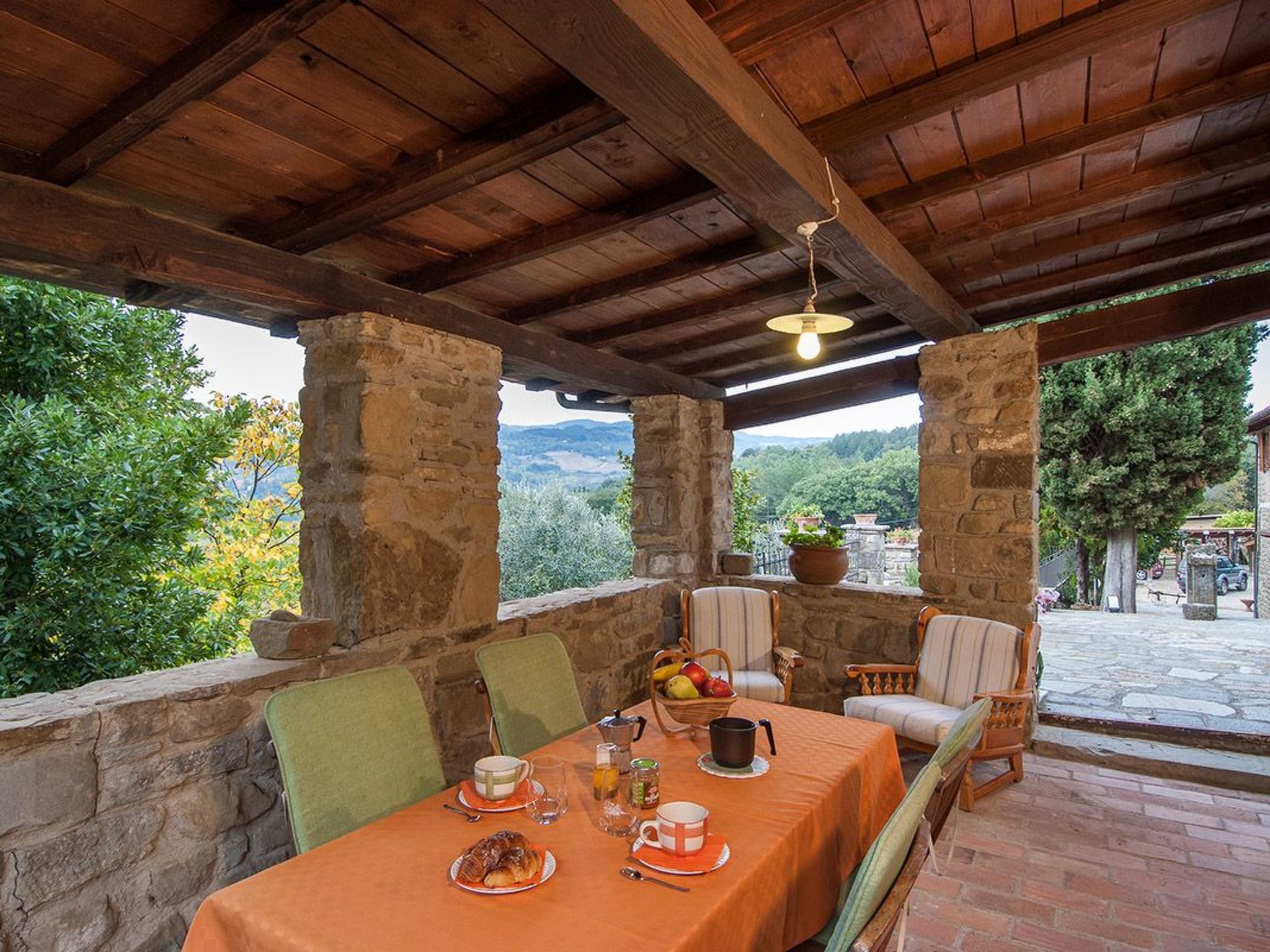 Lindenhaussiedlung mit Gemeinschaftspool-Binnen