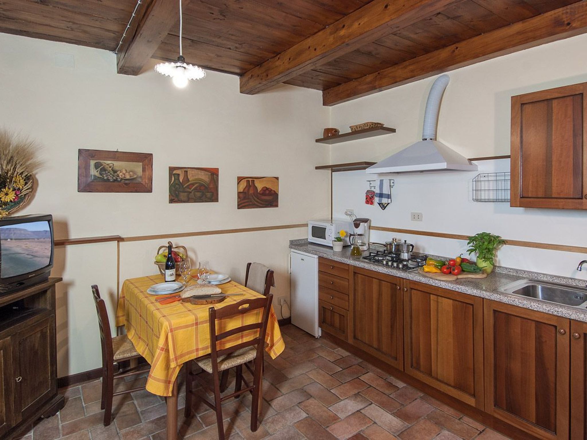 Lindenhaussiedlung mit Gemeinschaftspool-Binnen