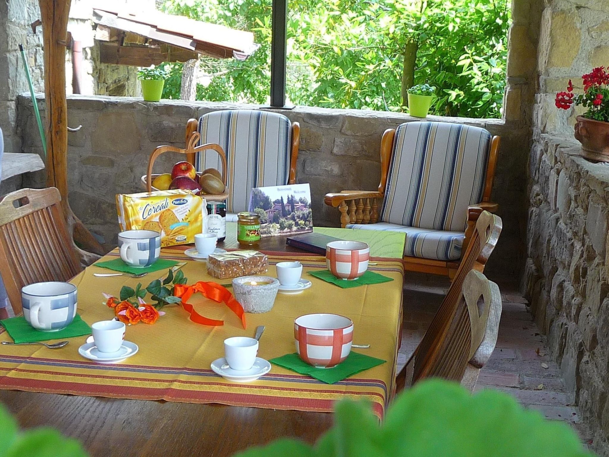 Lindenhaussiedlung mit Gemeinschaftspool-Binnen