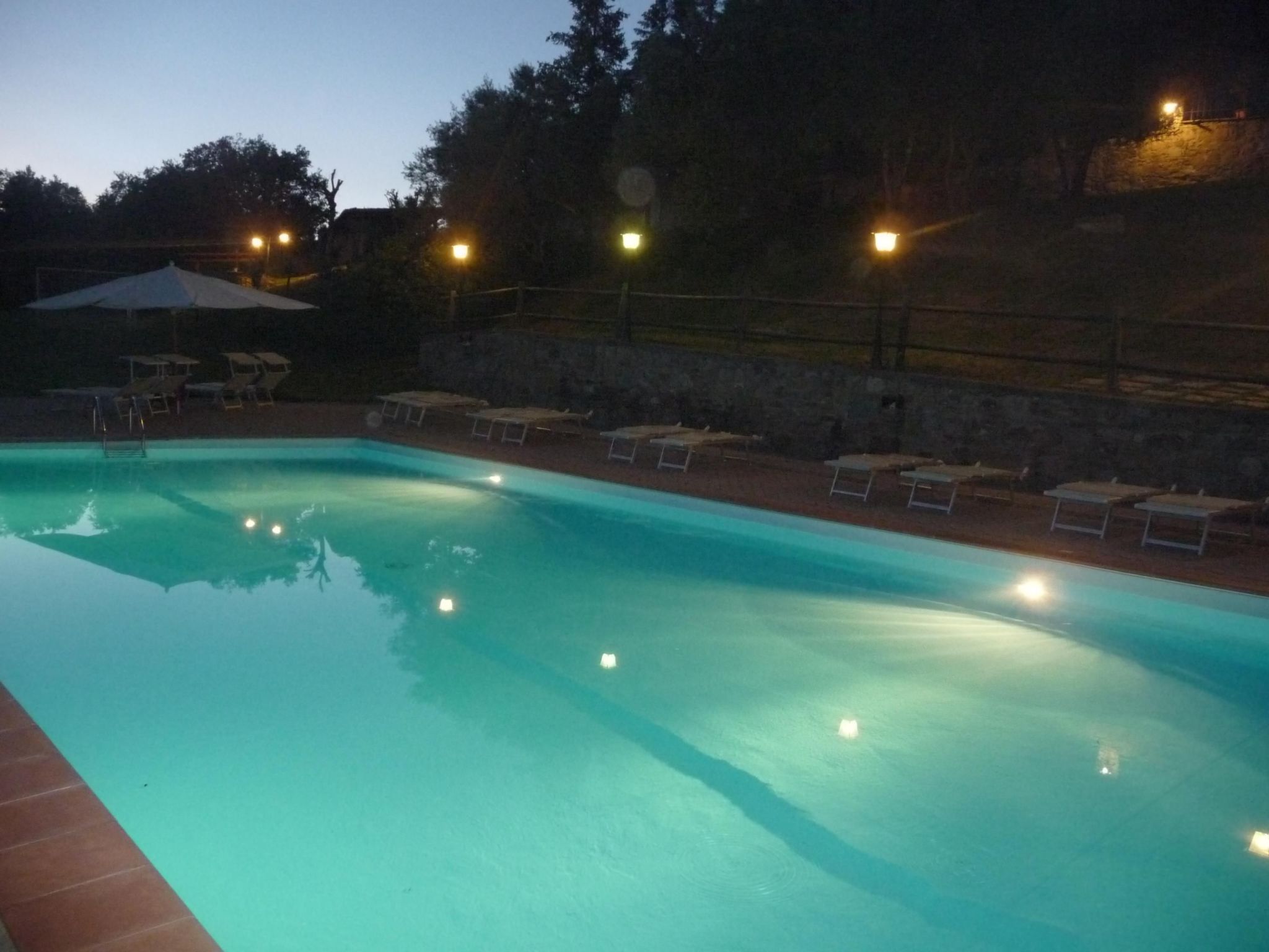 Lindenhaussiedlung mit Gemeinschaftspool-Binnen