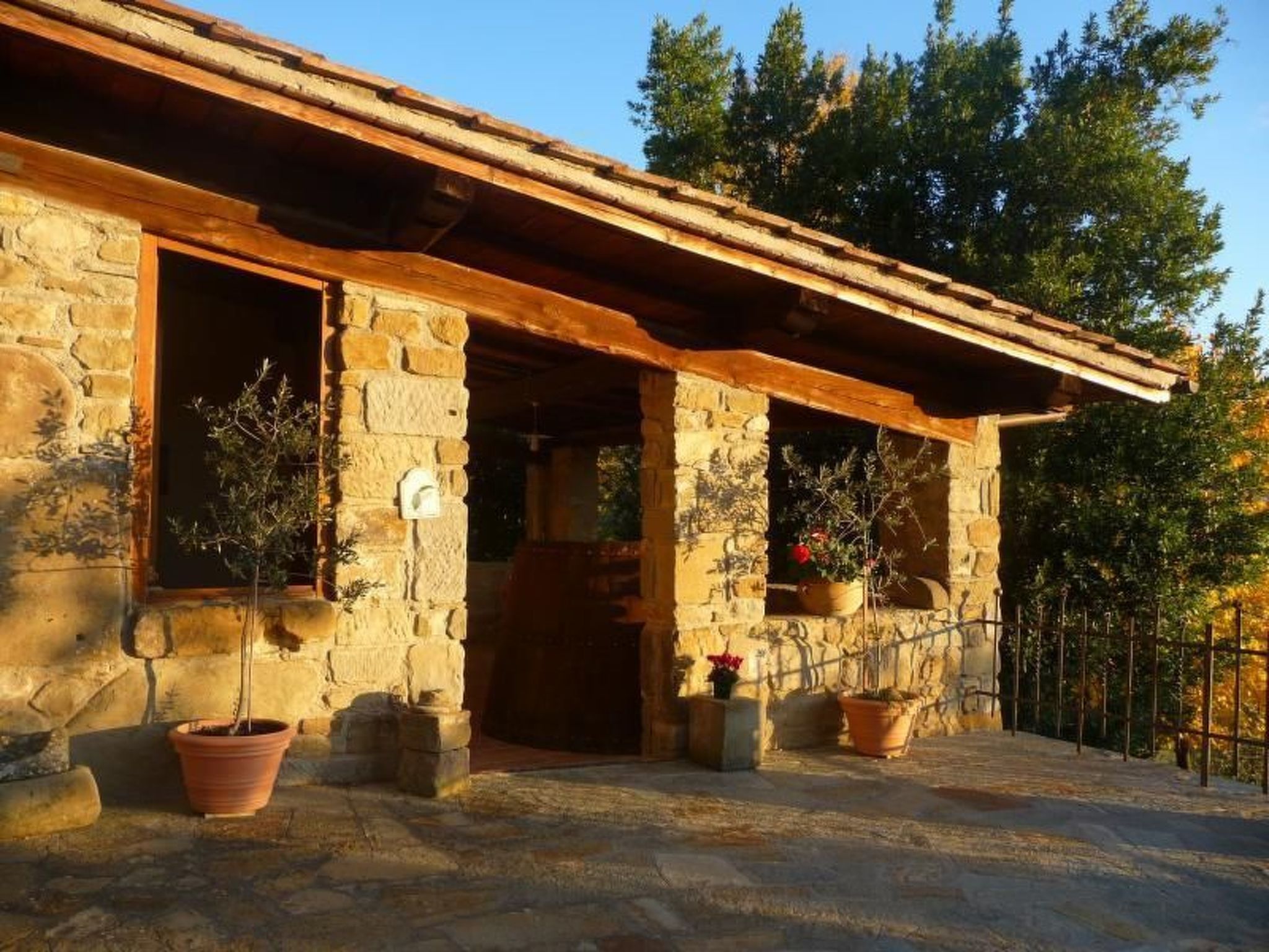 Lindenhaussiedlung mit Gemeinschaftspool-Binnen