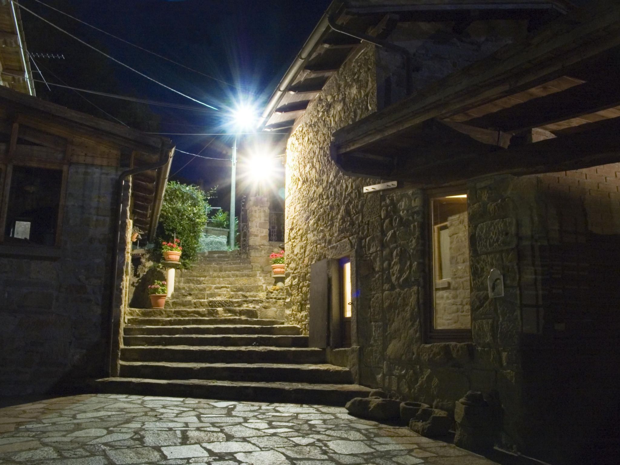 Lindenhaussiedlung mit Gemeinschaftspool-Binnen