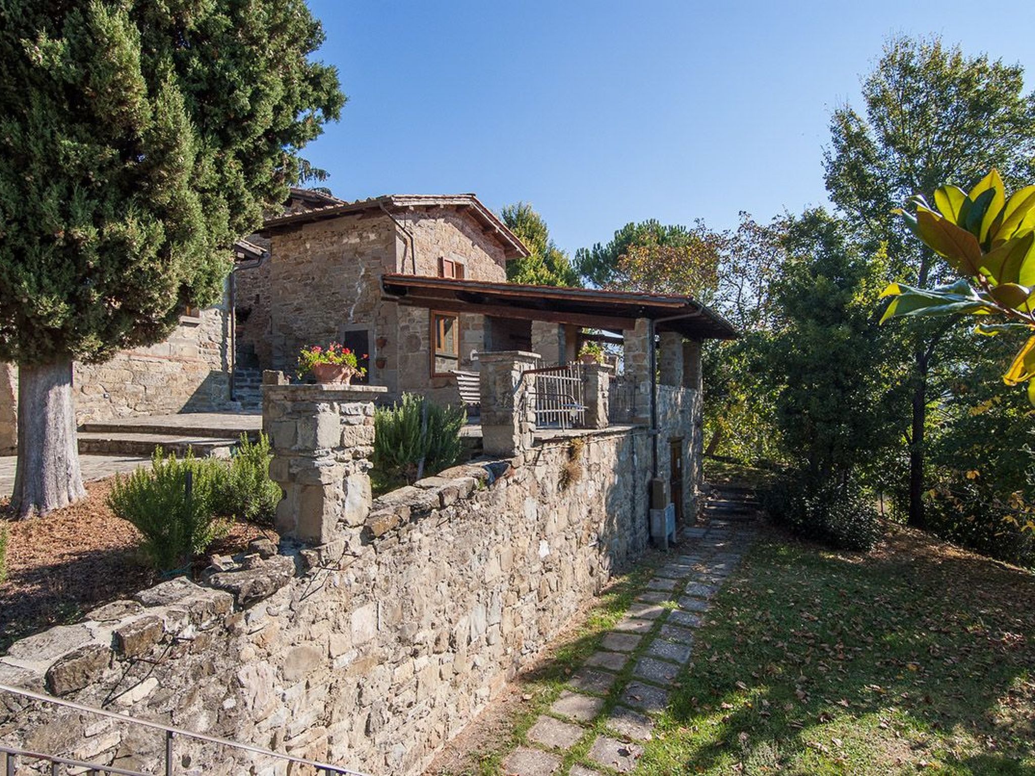 Lindenhaussiedlung mit Gemeinschaftspool-Binnen