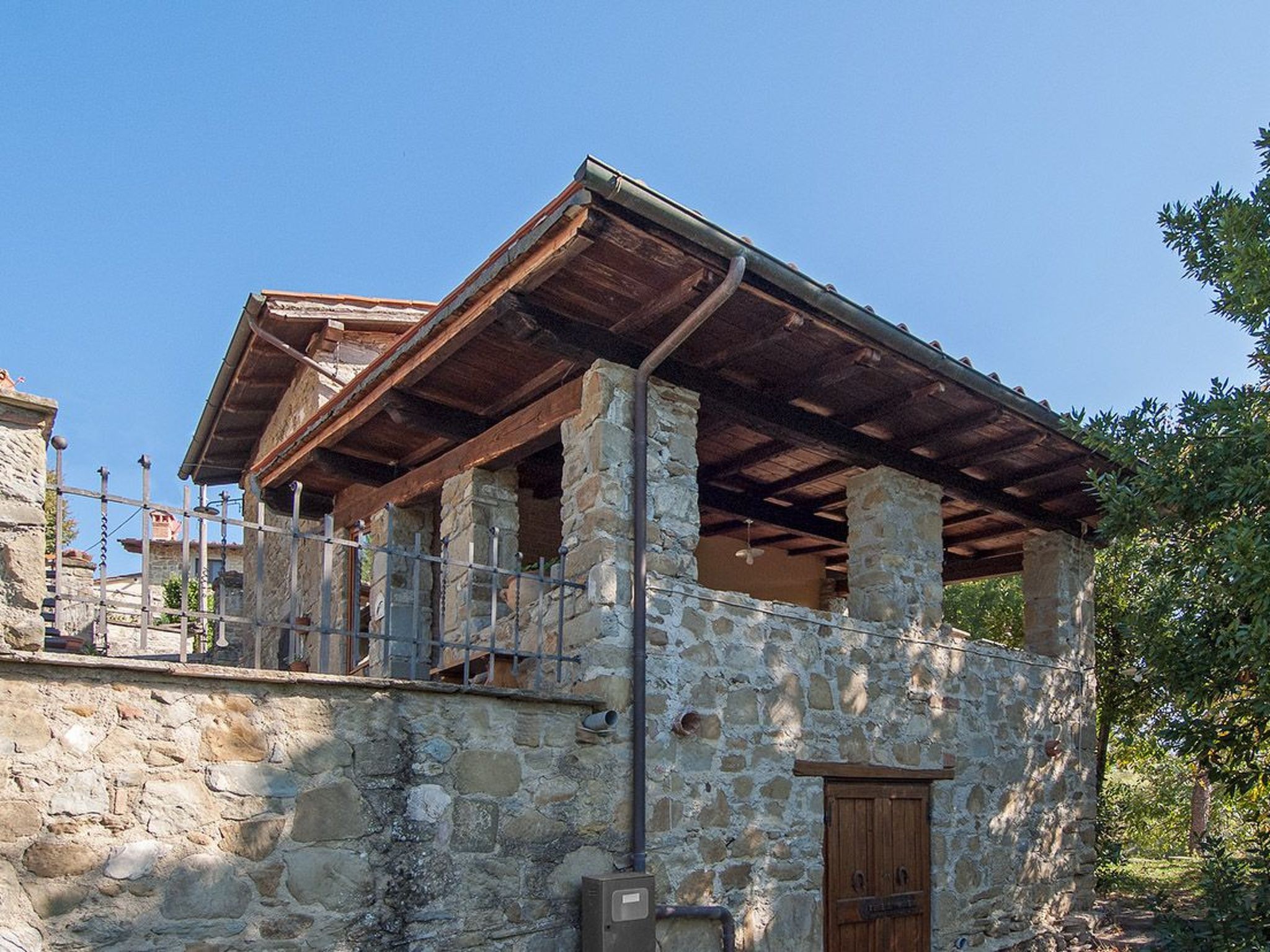 Lindenhaussiedlung mit Gemeinschaftspool-Binnen