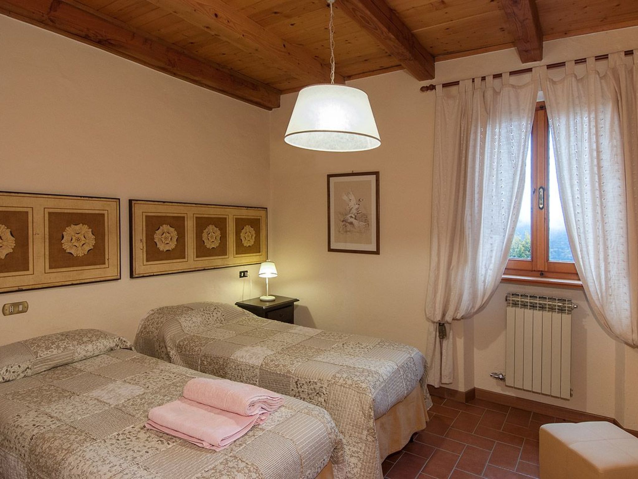 Fichtenhaus mit Schwimmbad zwischen Florenz und Arezzo-Binnen