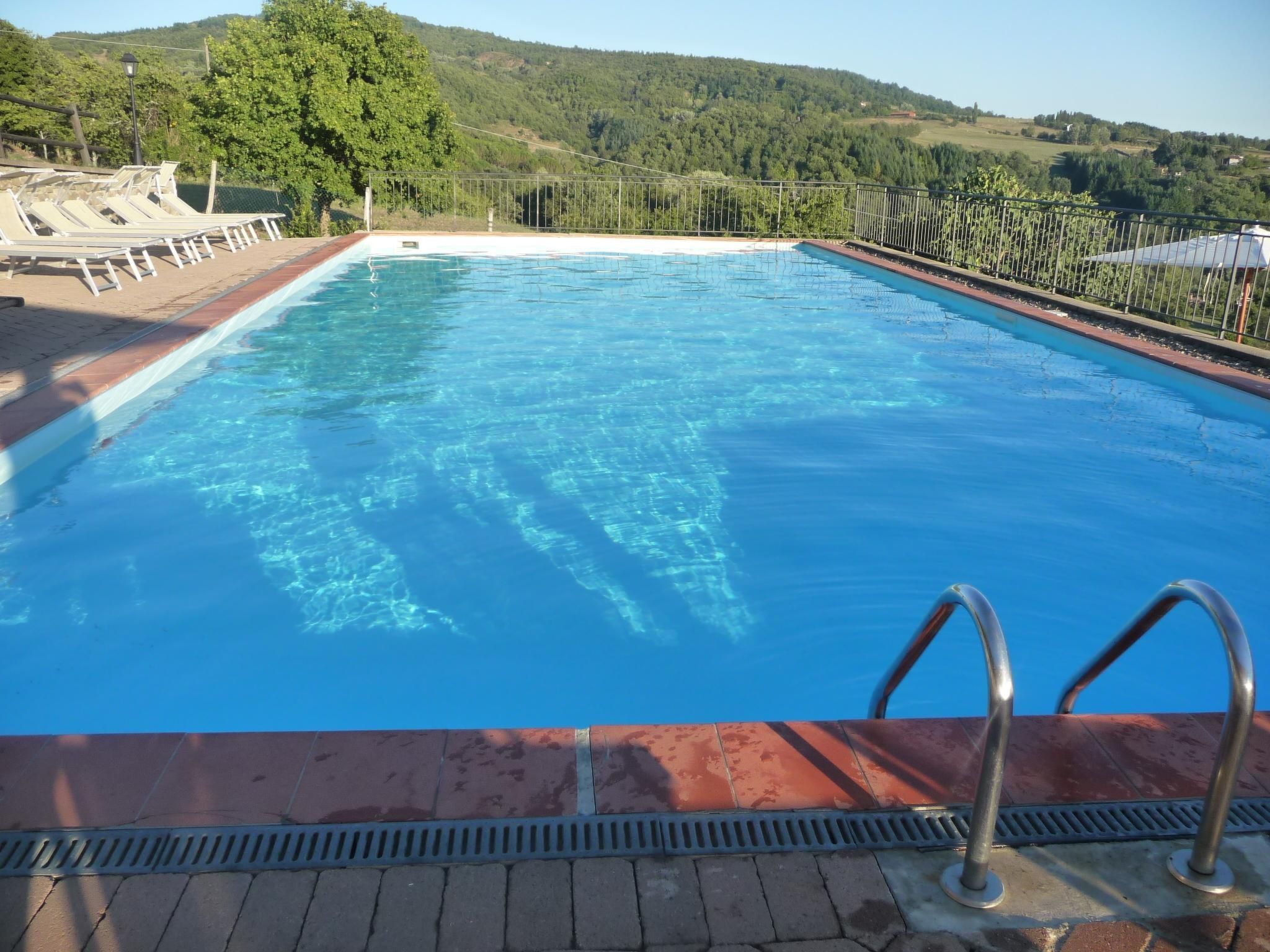Fichtenhaus mit Schwimmbad zwischen Florenz und Arezzo-Binnen