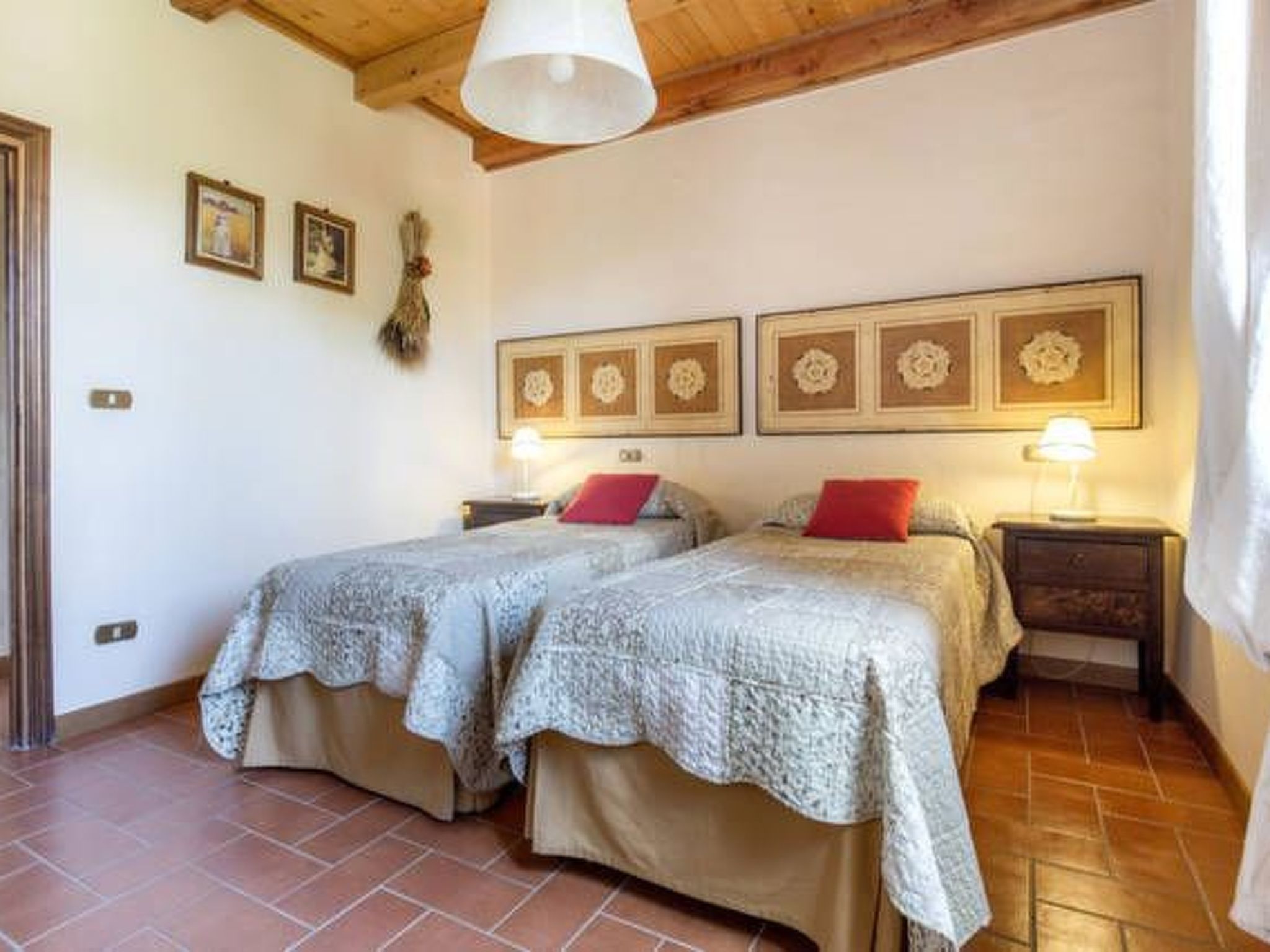 Fichtenhaus mit Schwimmbad zwischen Florenz und Arezzo-Binnen