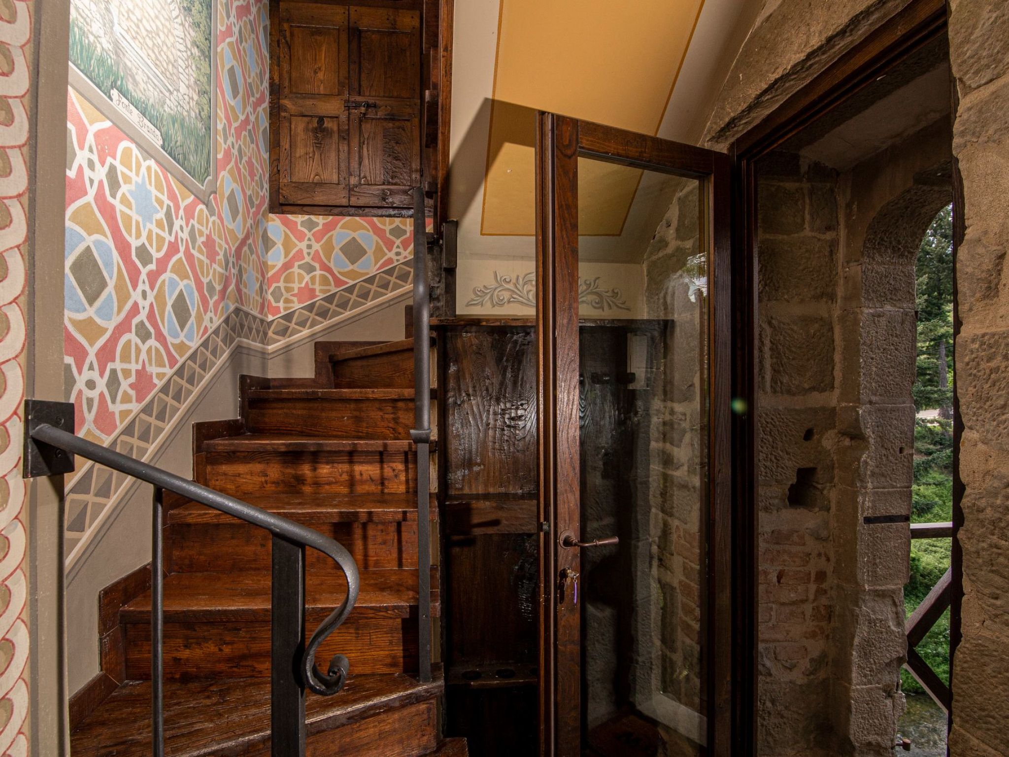 Medieval Tower mit Whirlpool auf der Dachterrasse-Binnen