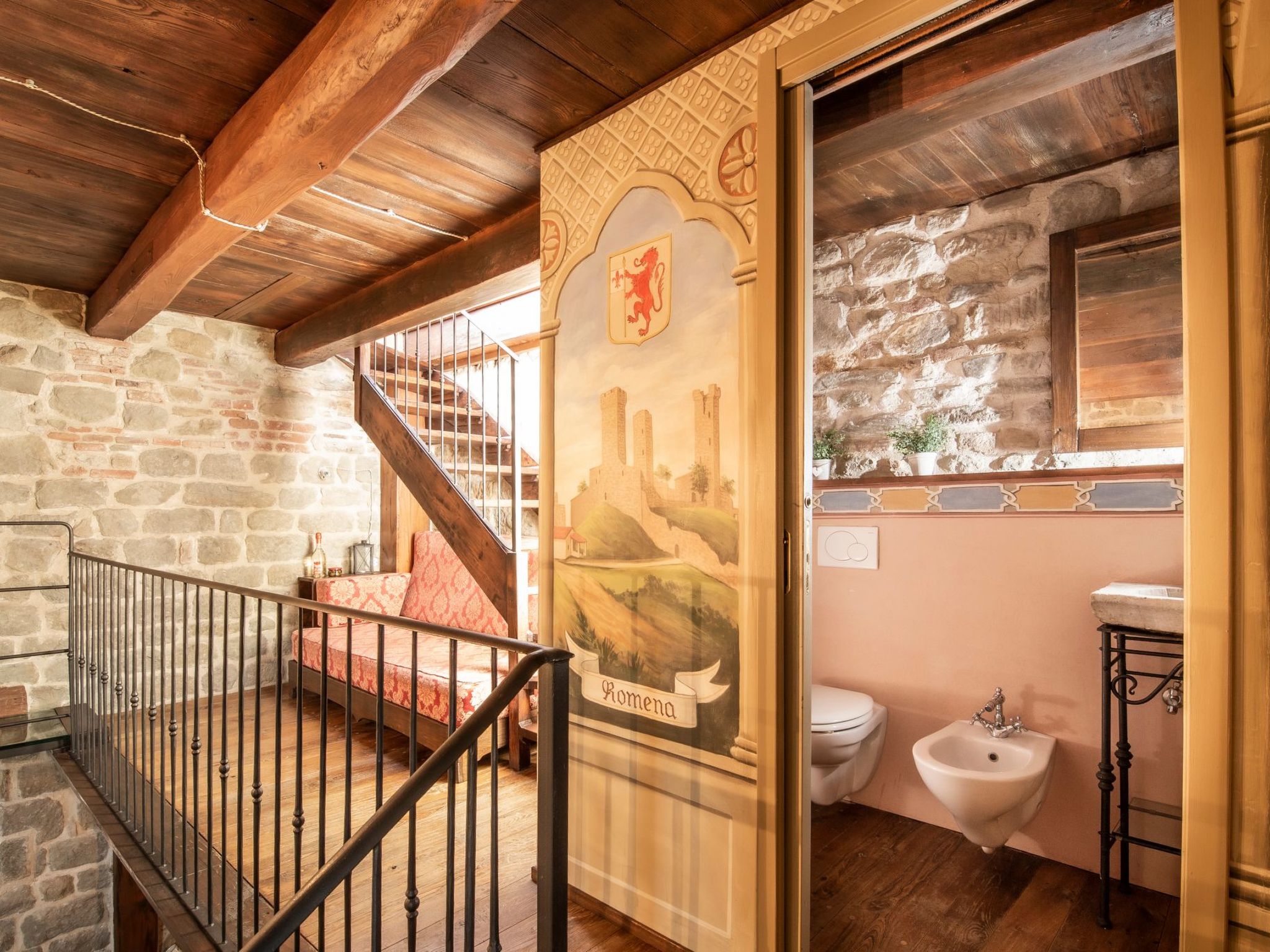 Medieval Tower mit Whirlpool auf der Dachterrasse-Binnen