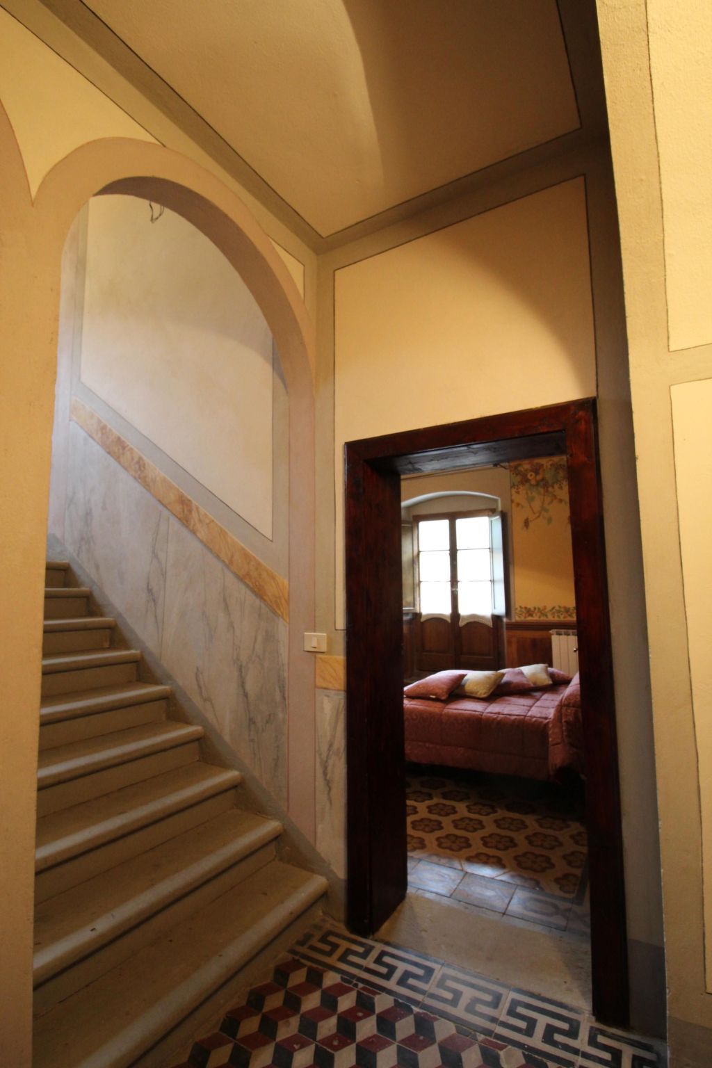 Wohnung in einer alten Villa mit Schwimmbad-Binnen