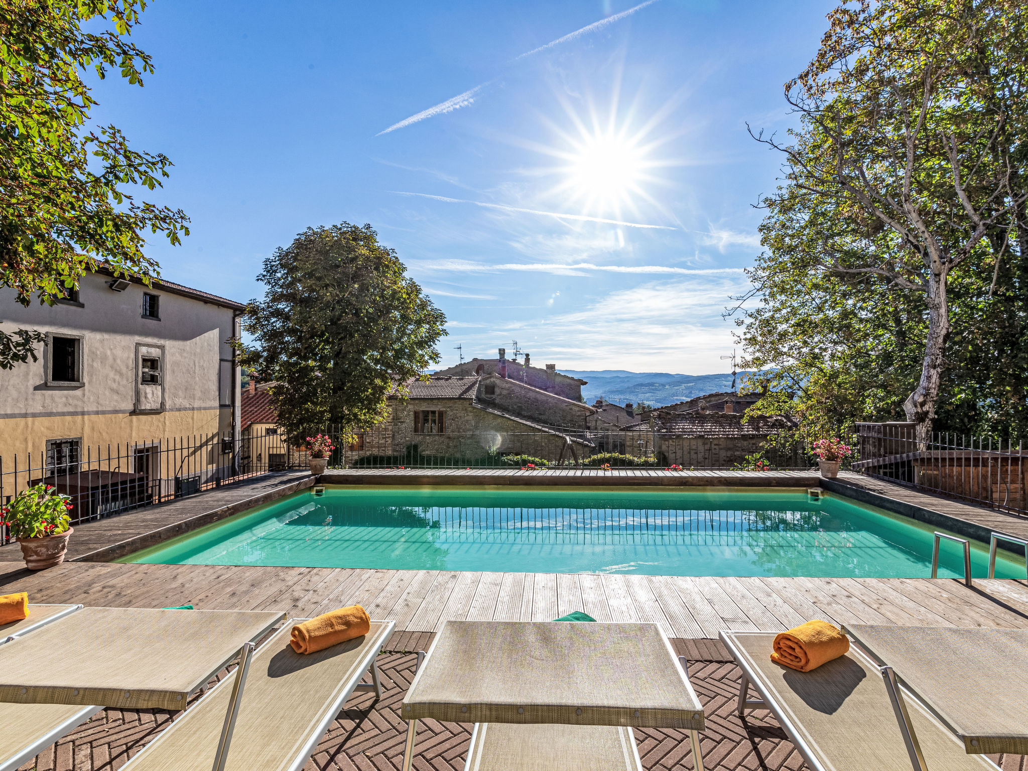 Wohnung in einer alten Villa mit Schwimmbad