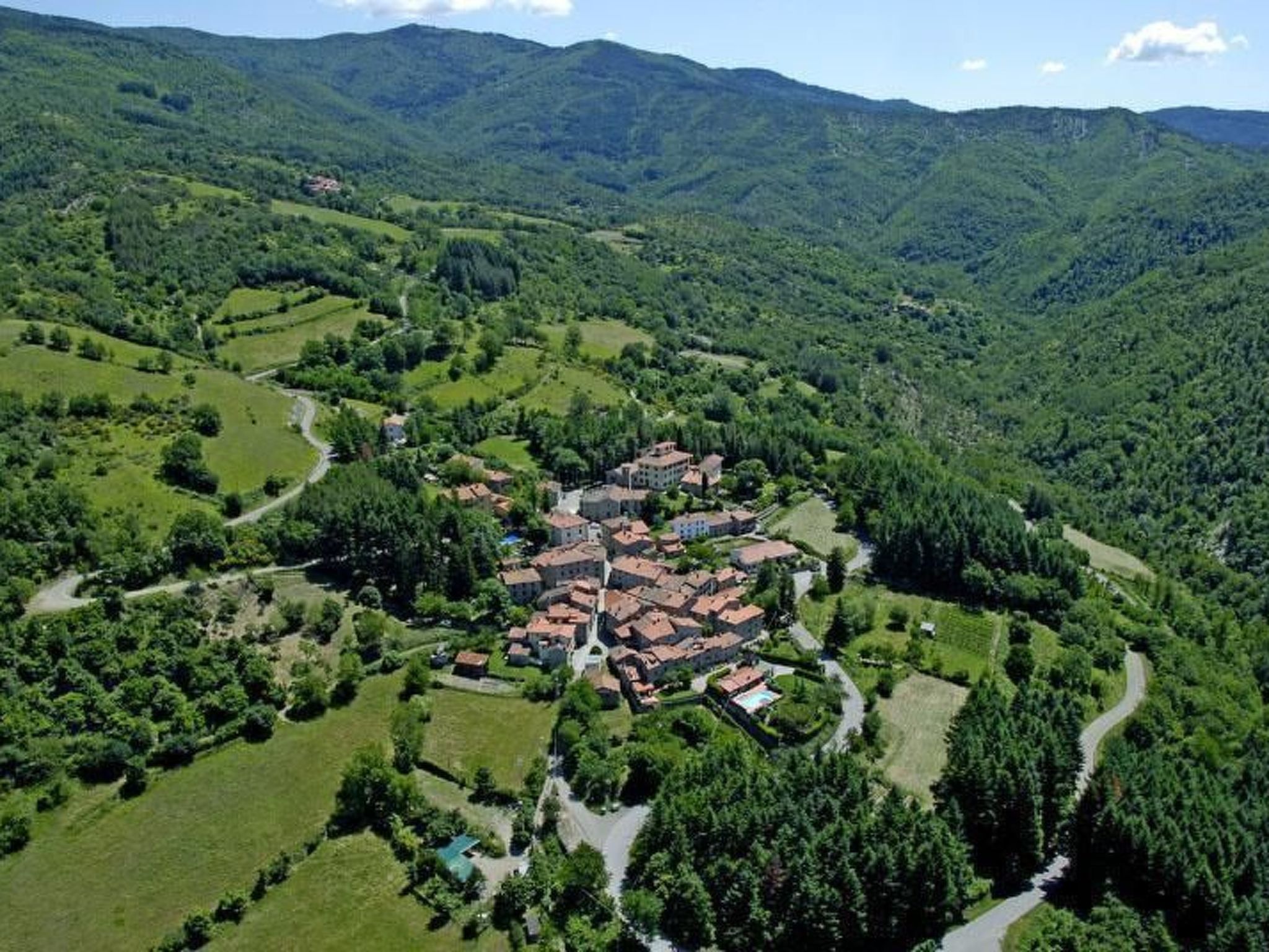Wohnung in einer alten Villa mit Schwimmbad-Binnen