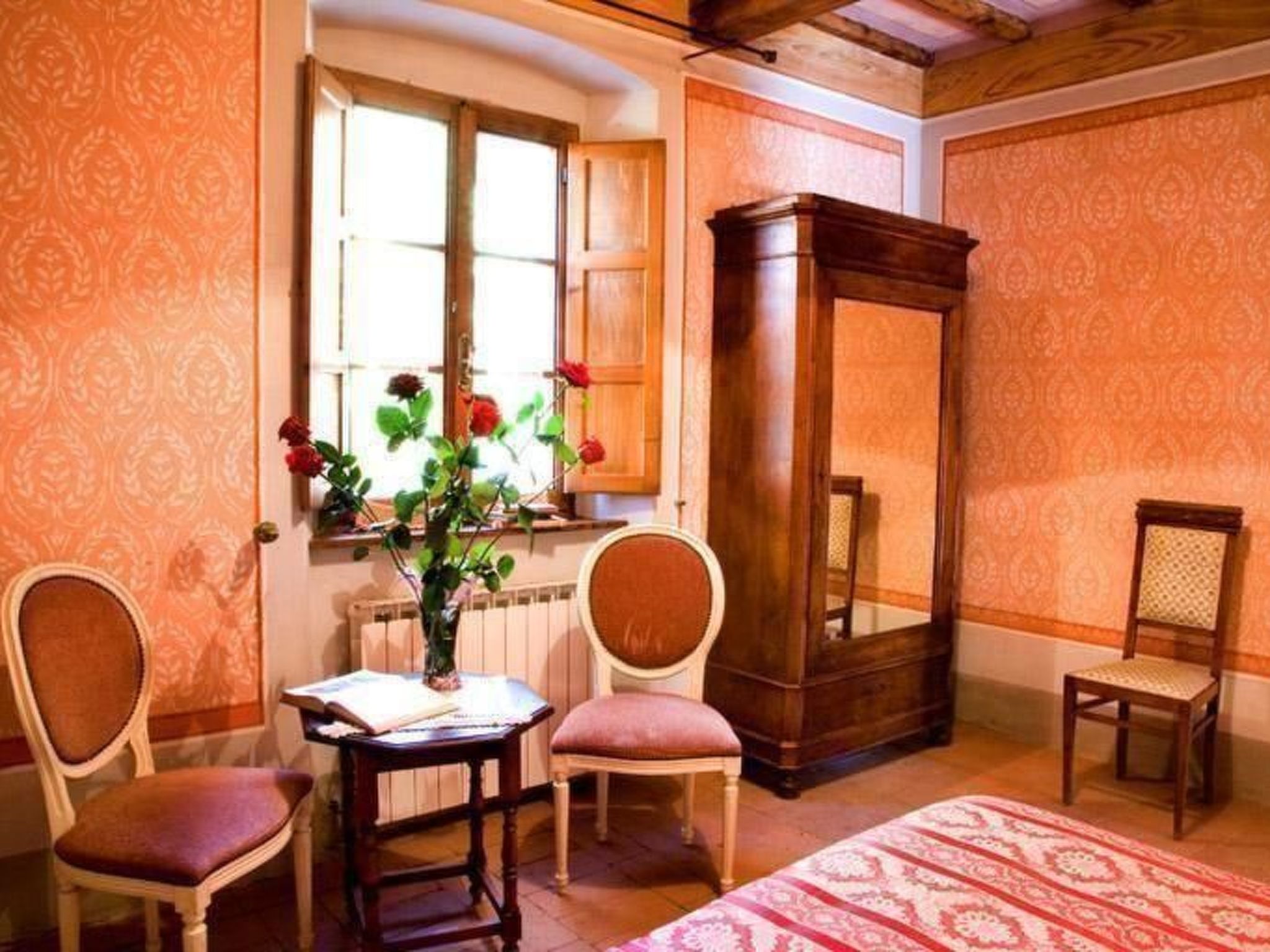 Landvilla mit Pool und Garten – die perfekte Kulisse für Feierlichkeiten oder V-Binnen