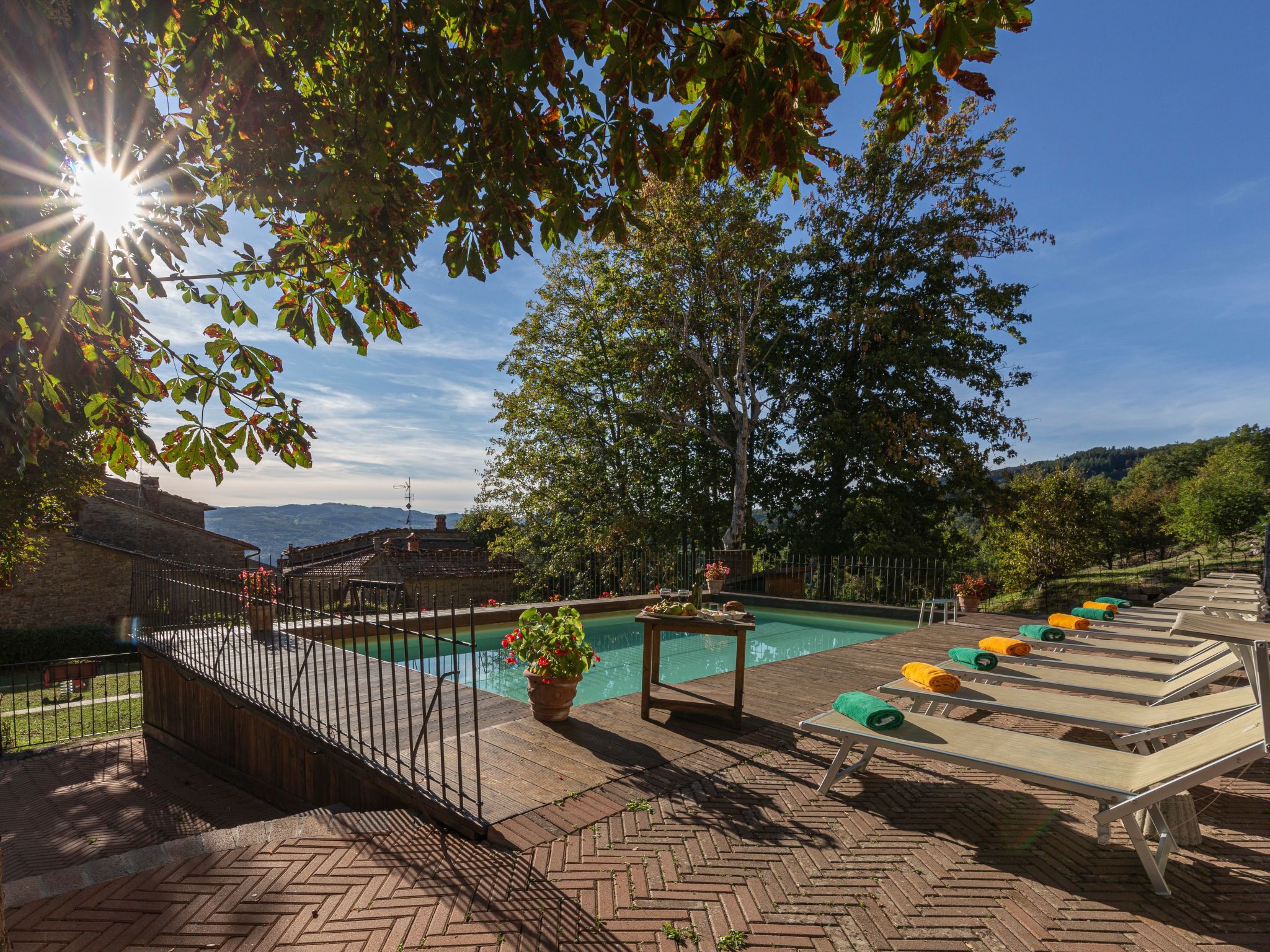 Landvilla mit Pool und Garten – die perfekte Kulisse für Feierlichkeiten oder V-Binnen