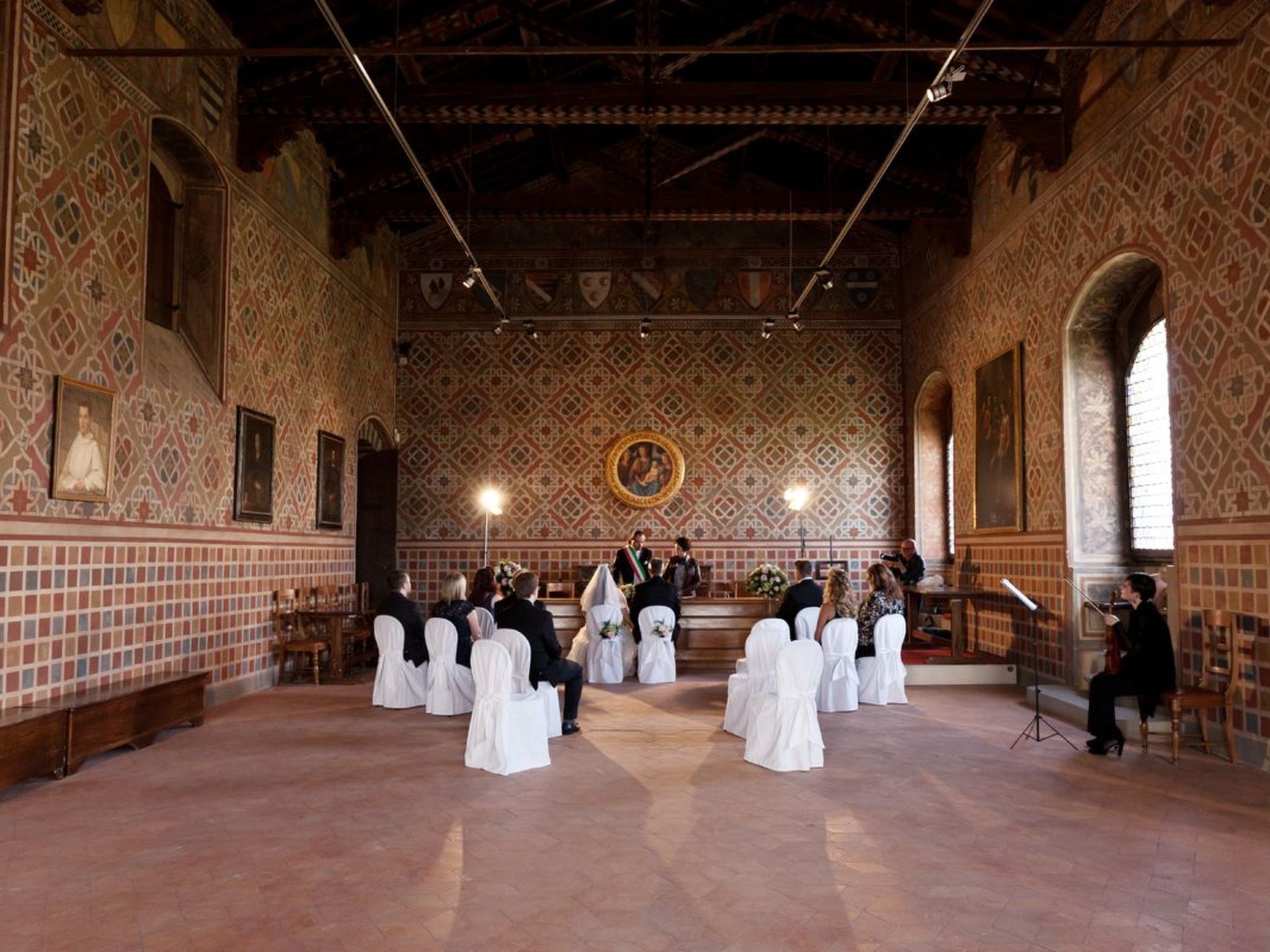 Landvilla mit Pool und Garten – die perfekte Kulisse für Feierlichkeiten oder V-Binnen