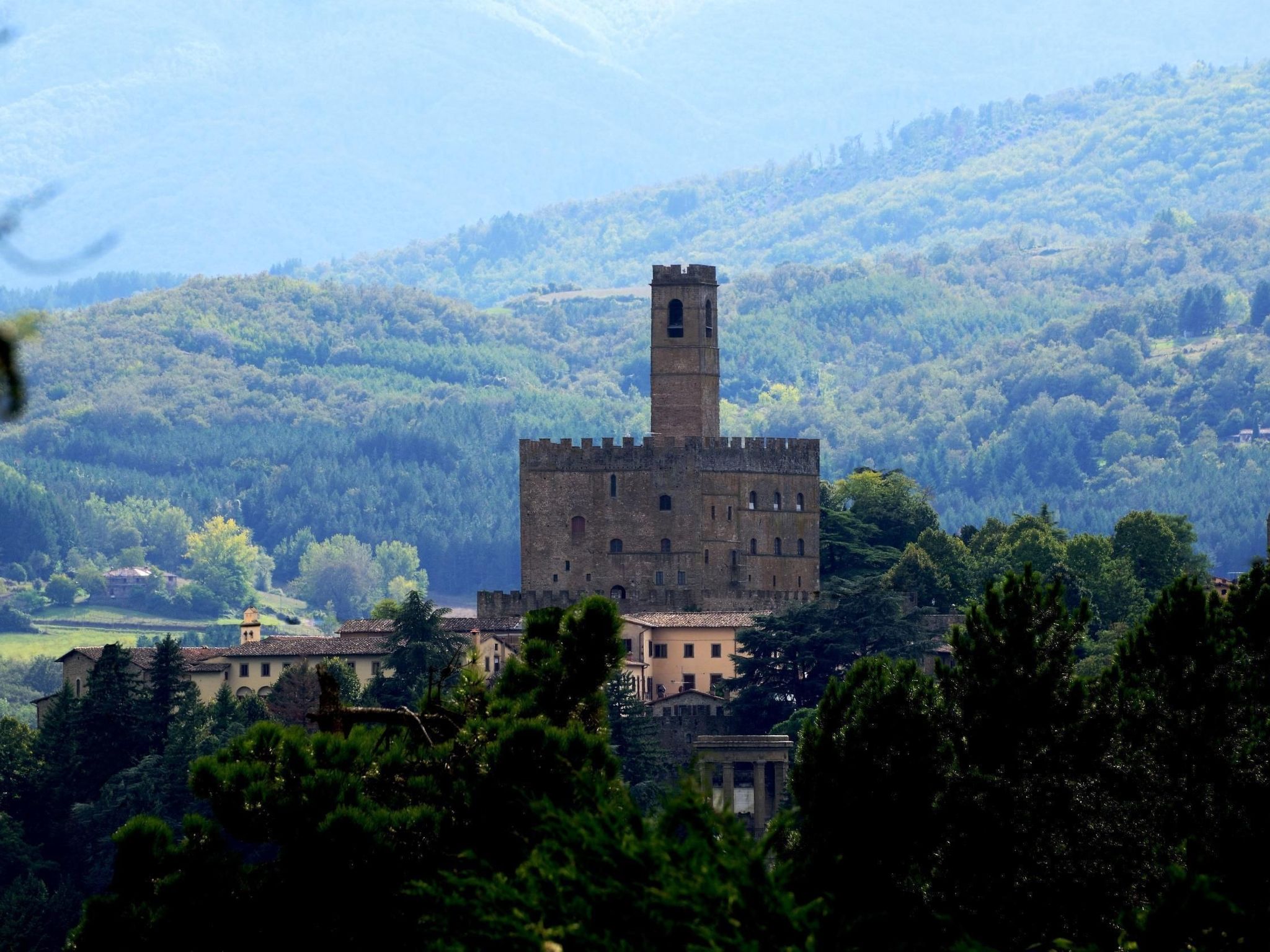 Landvilla mit Pool und Garten – die perfekte Kulisse für Feierlichkeiten oder V-Binnen