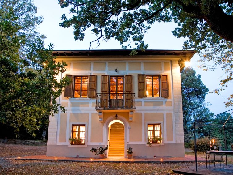 8-persoons vakantiehuis met privézwembad in Pratovecchio in Pratovecchio