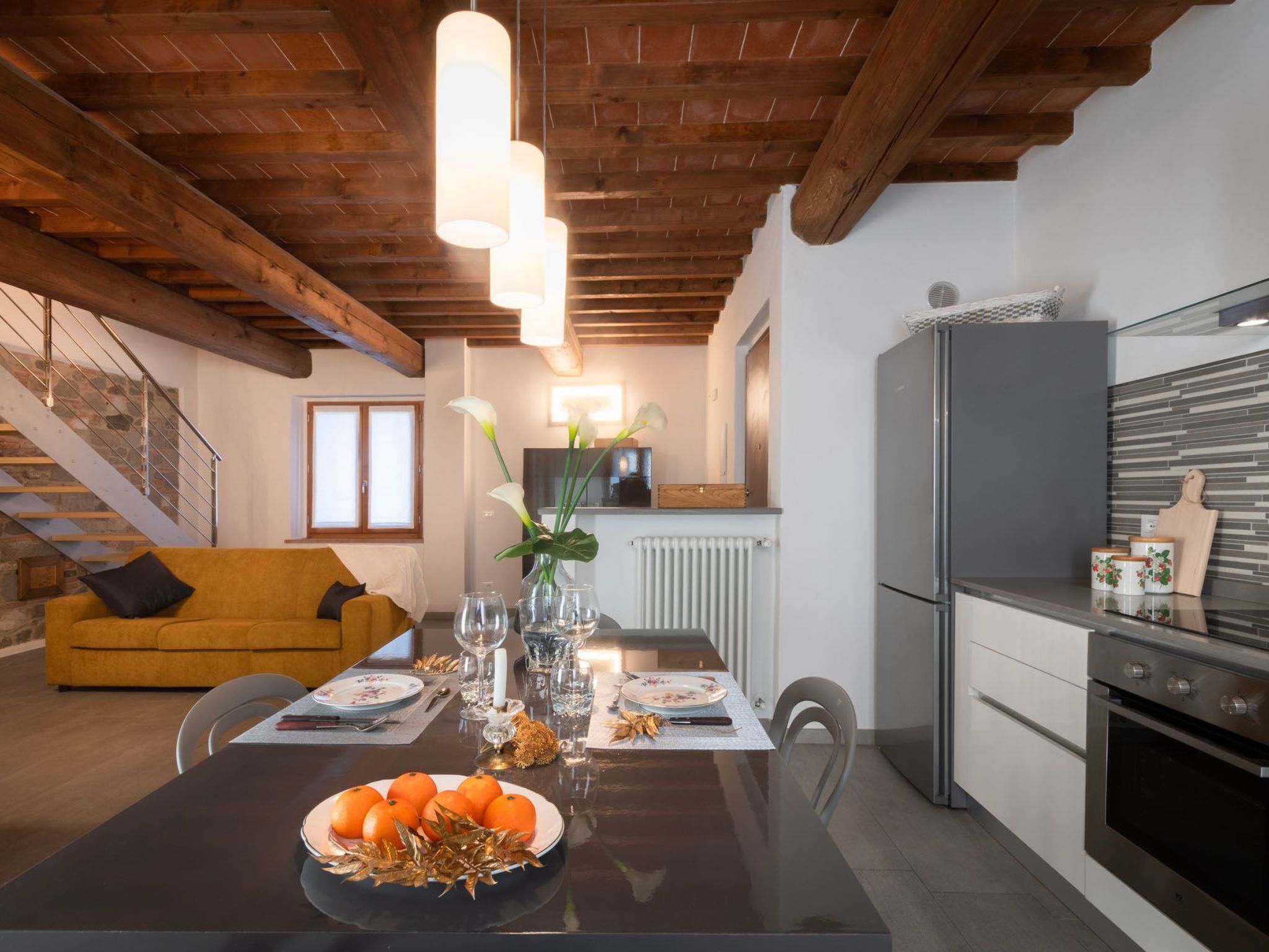 Modernes Haus mit Garten und privatem Parkplatz-Binnen