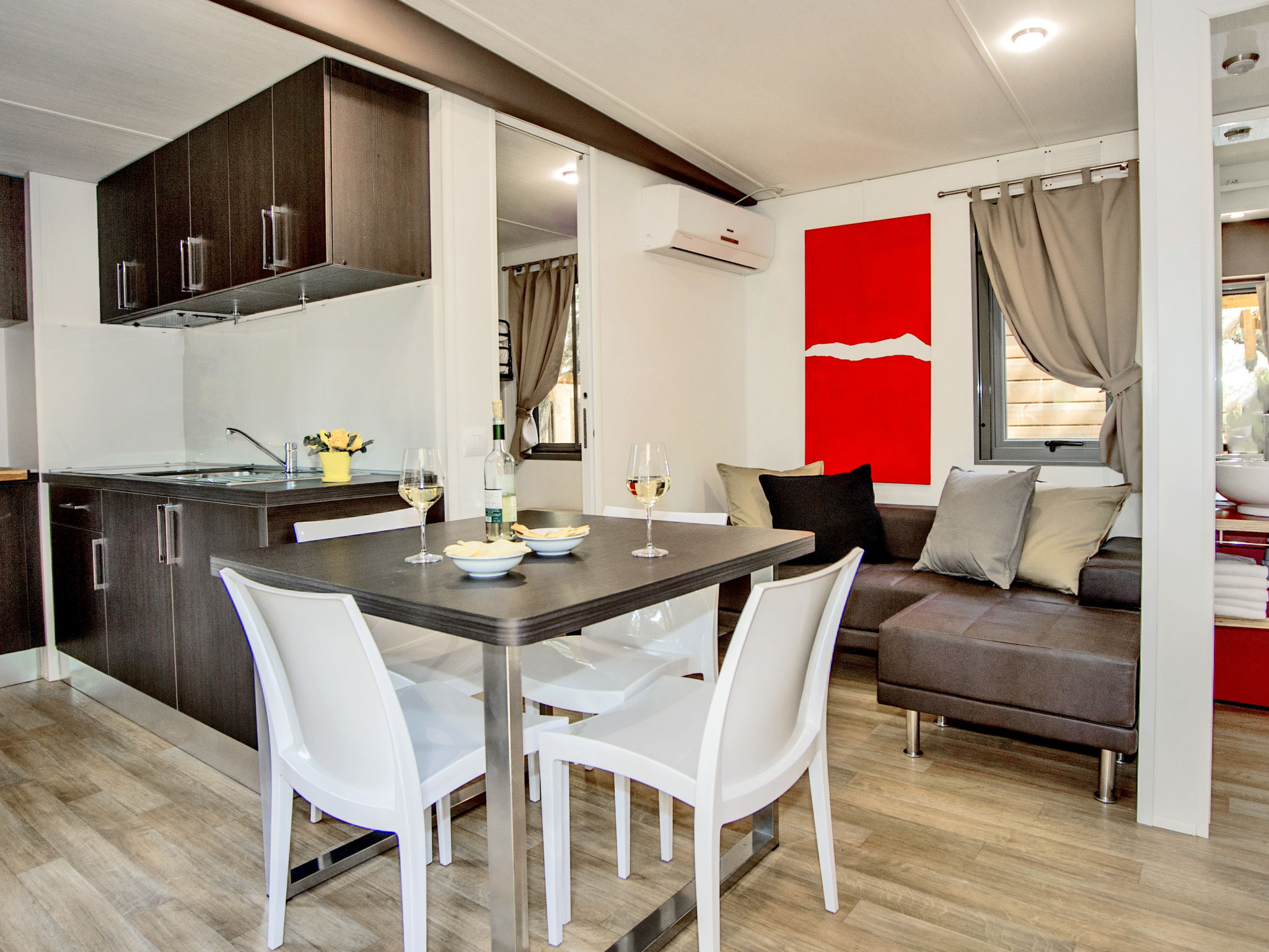 Maison Superior – Cuisine et coin repas, photo 7 sur 38