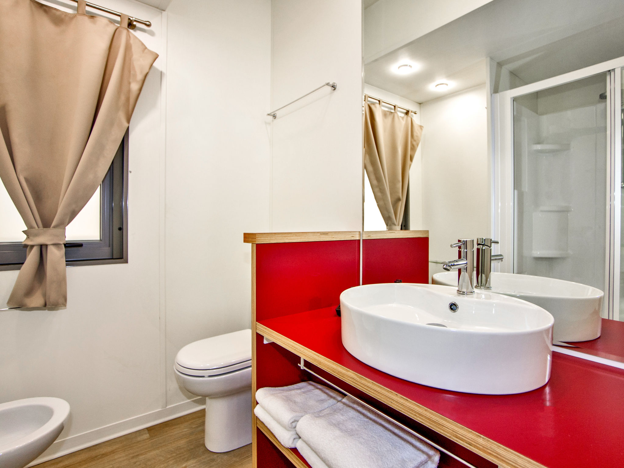 Maison Deluxe – Salle de bains, photo 10 sur 33