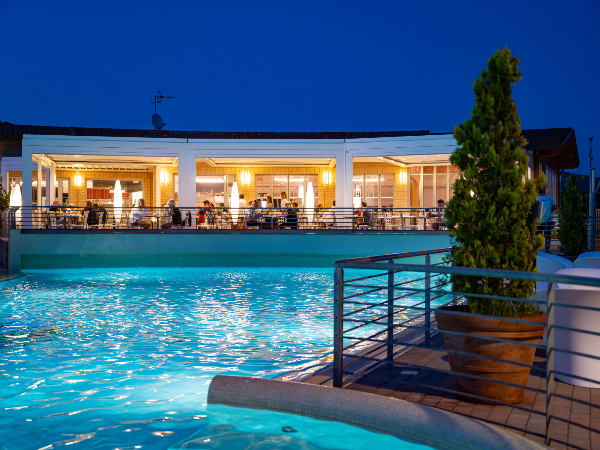 Bungalow Charme — Pool Outdoor (5 of 37)