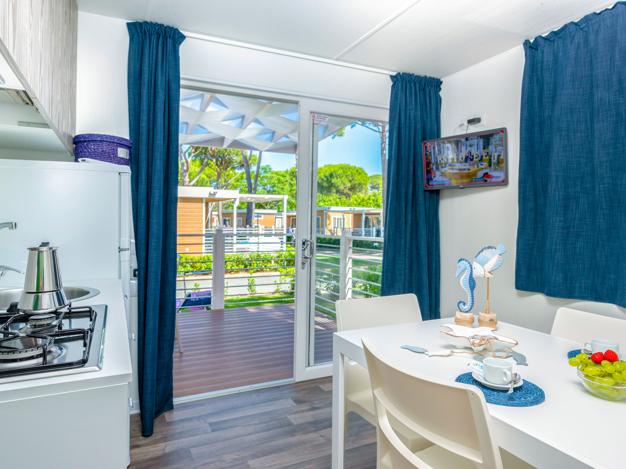 Maison Bungalow Charme – Cuisine et coin repas, photo 6 sur 37