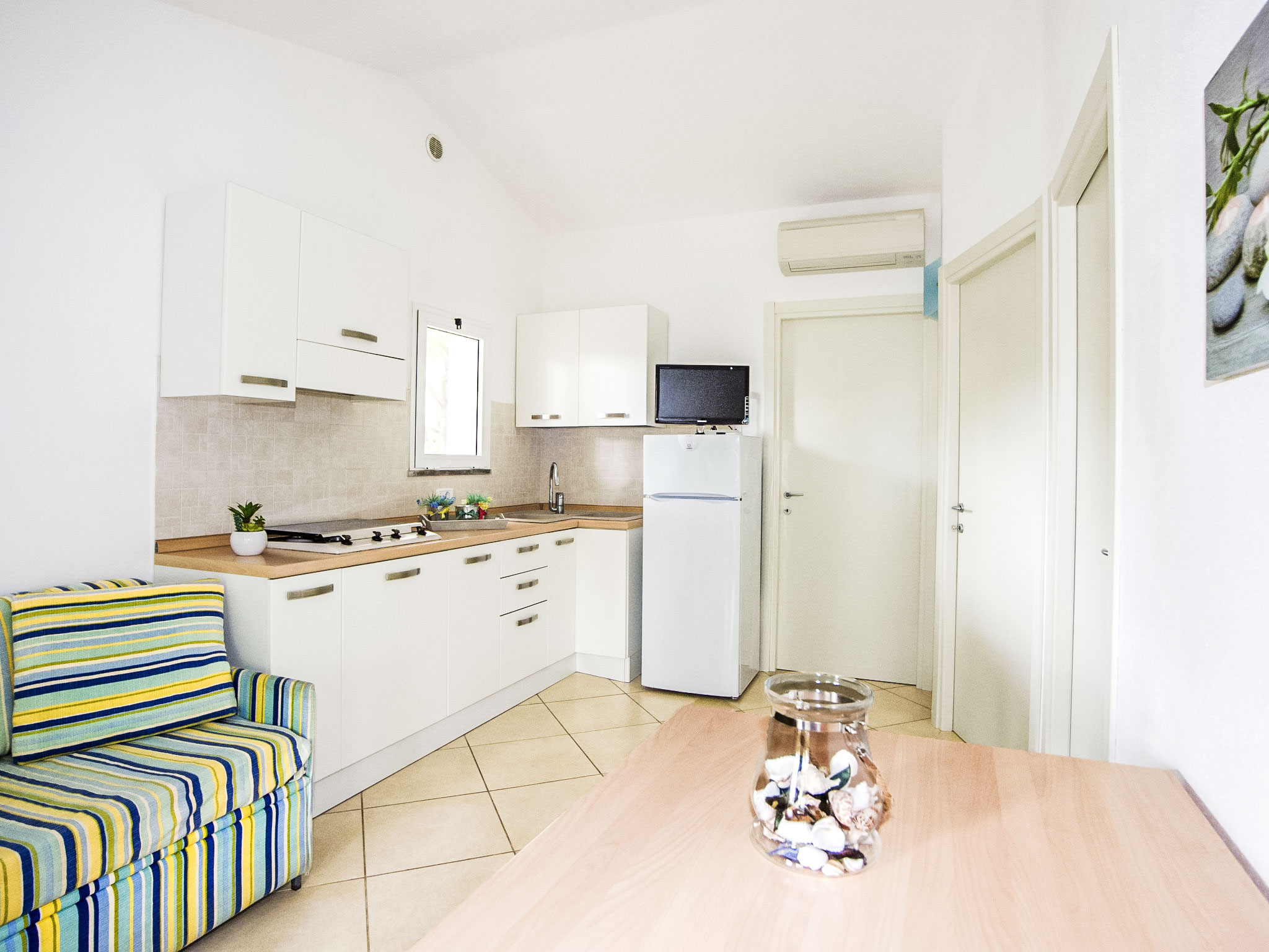 Maison De Luxe Plus – Cuisine et coin repas, photo 6 sur 41