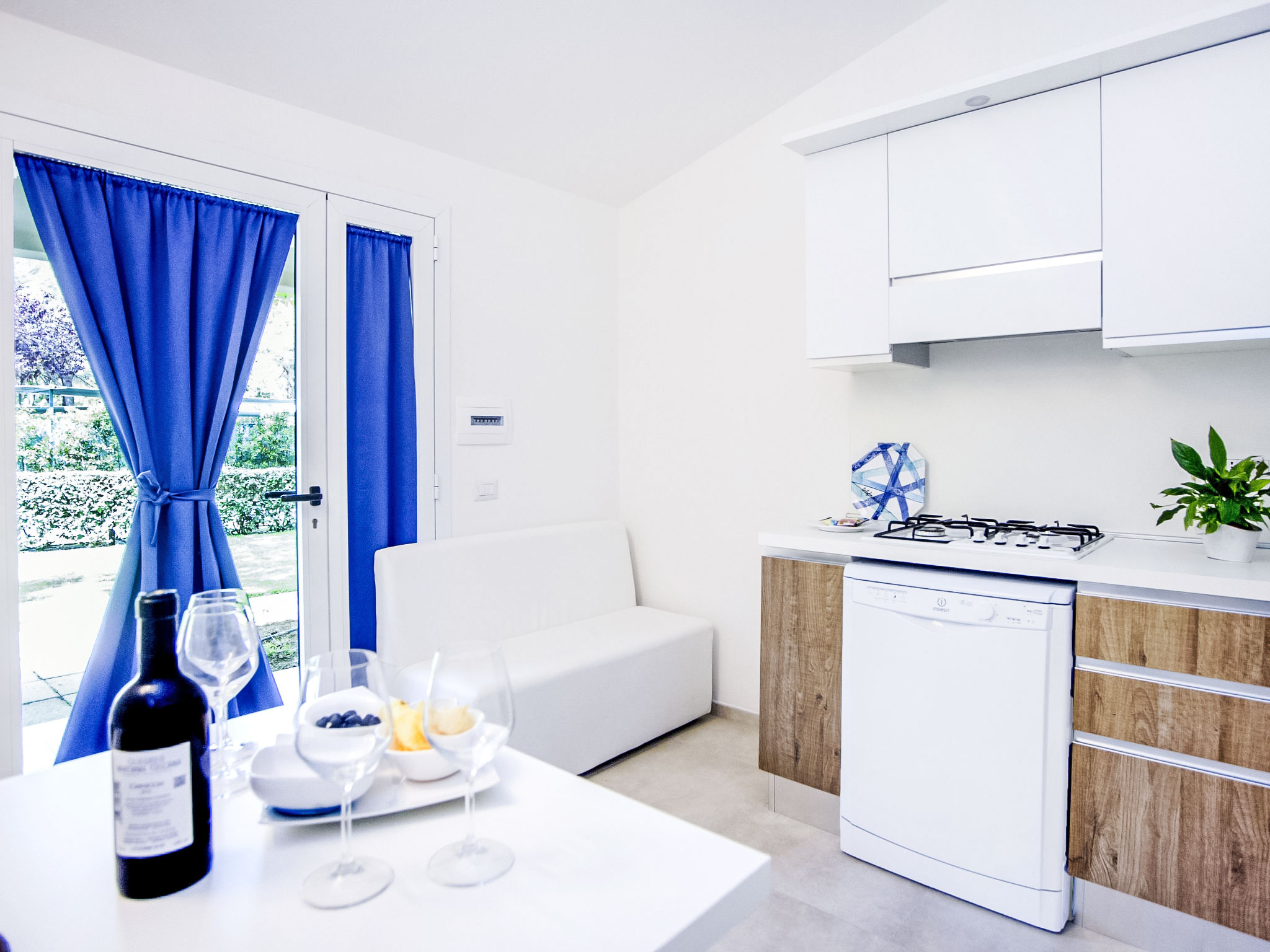 De Luxe Plus - Image 3