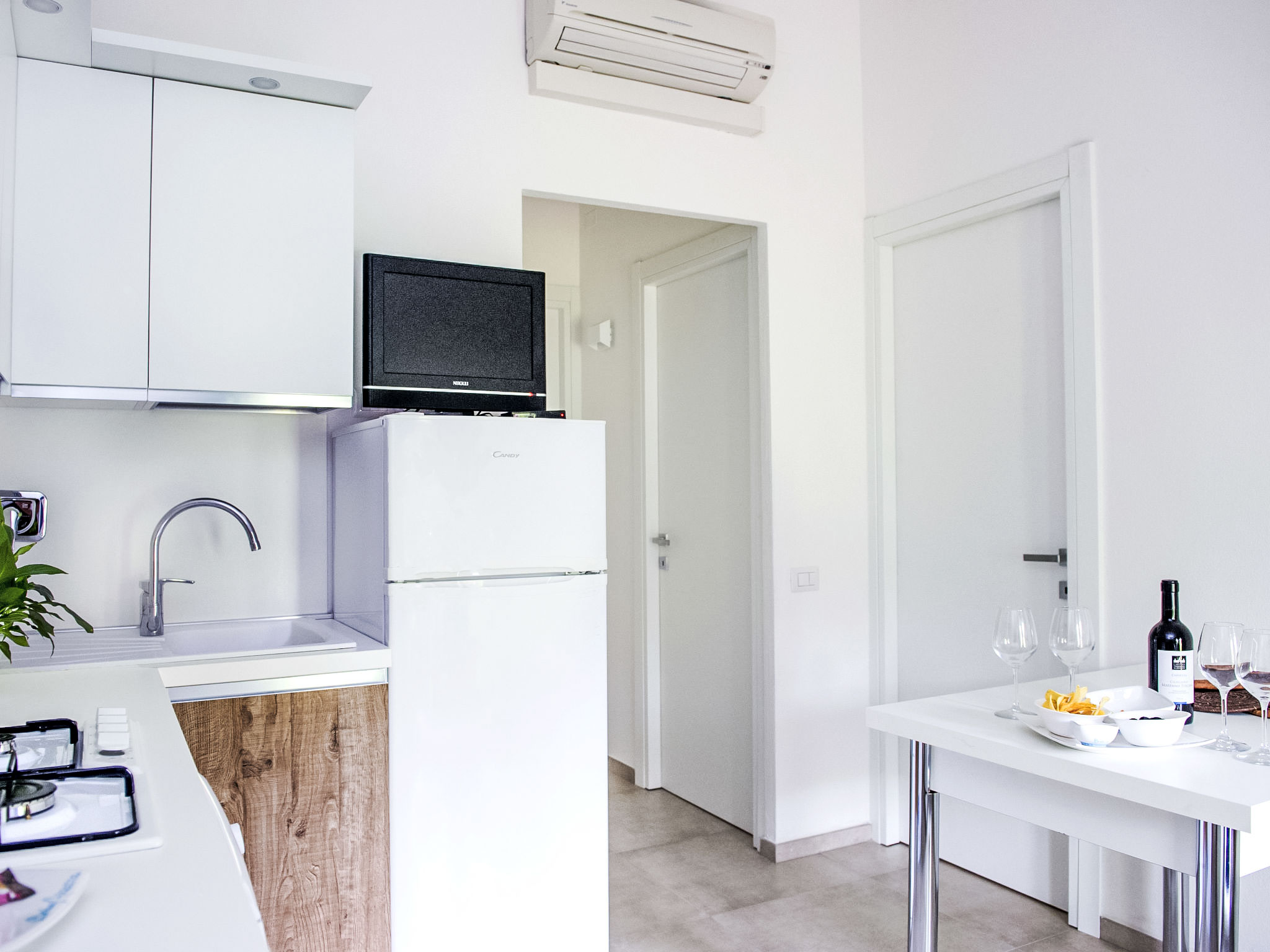 Maison De Luxe Plus – Cuisine et coin repas, photo 7 sur 41