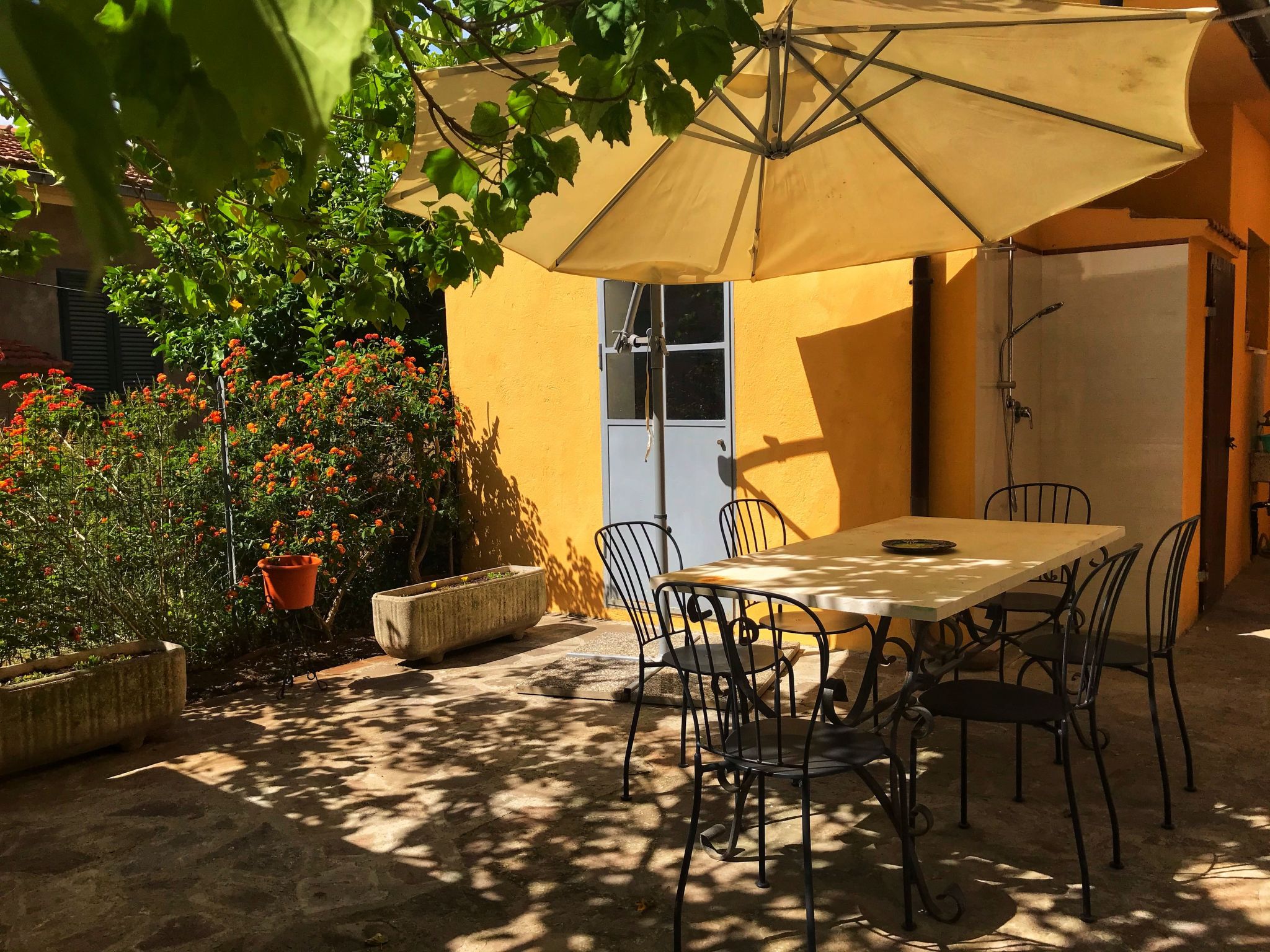 Erdgeschosswohnung mit Garten-Binnen