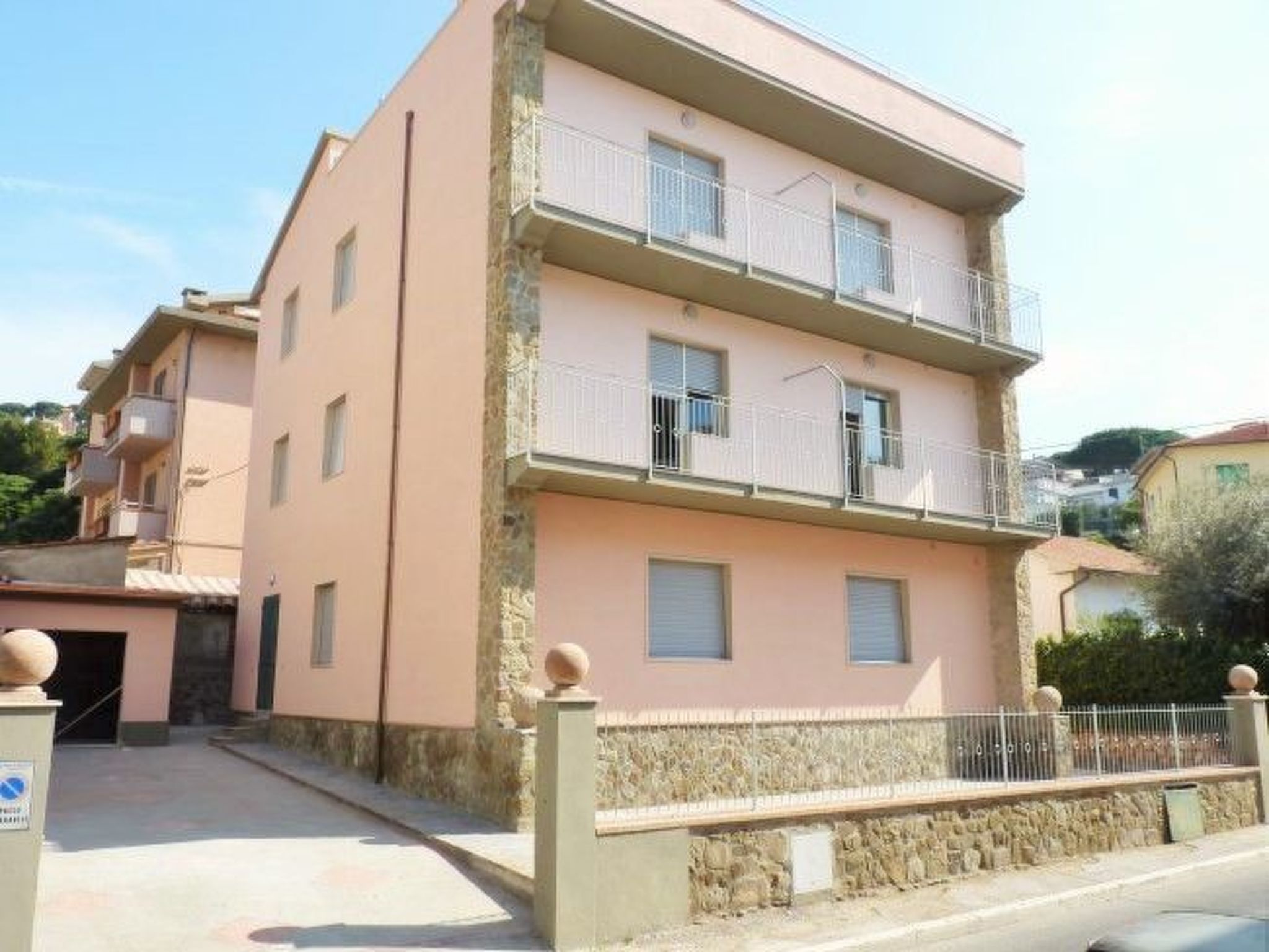 Helle Wohnung in Castiglione Della Pescaia-Binnen