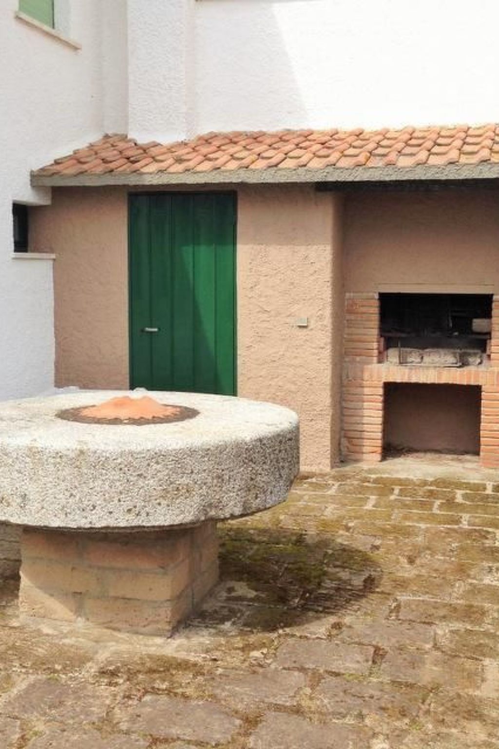 In Castiglione Della Pescaia mit Garten und Grill-Binnen