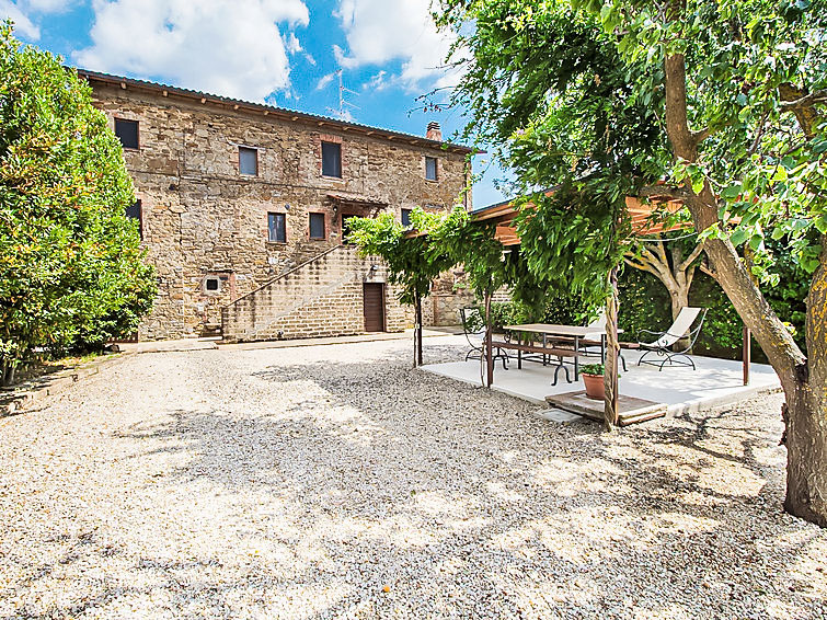 Boerderij Grotte Rosse met verwarmd binnenzwembad in Cinigiano in Cinigiano