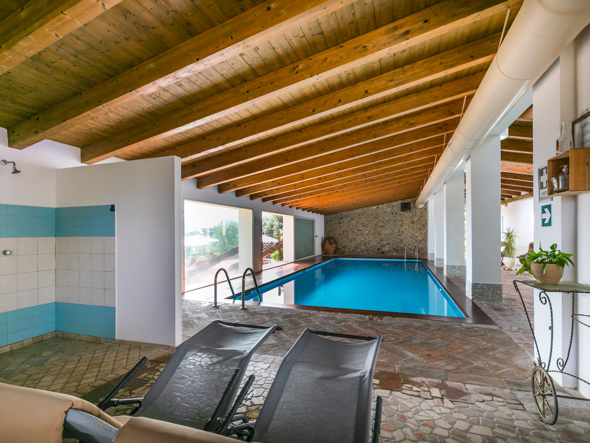 Ferme Grotte Rosse – Piscine intérieure, photo 30 sur 37