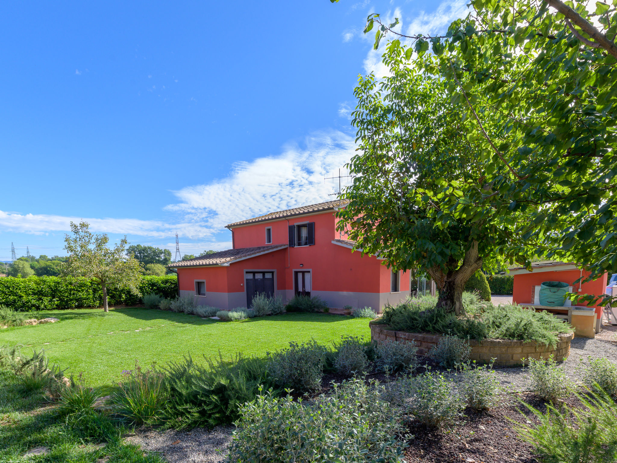 Red House - Buiten