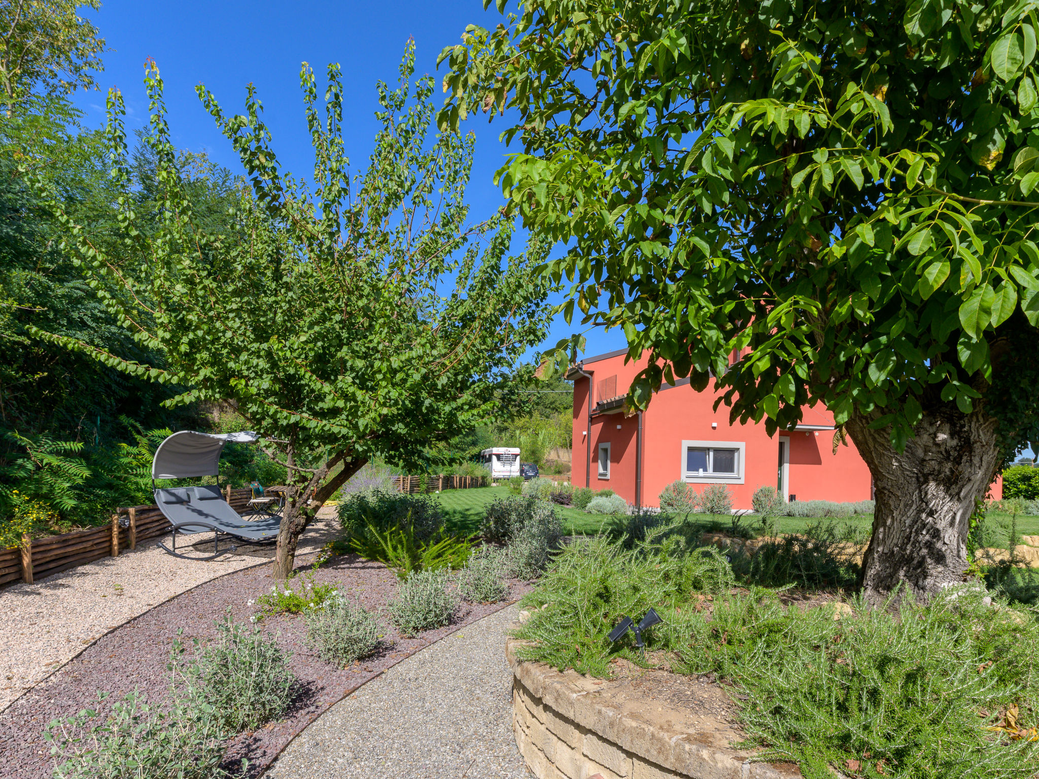 Red House - Buiten