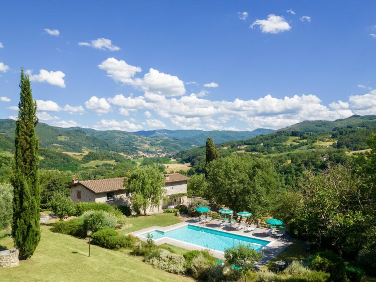 Privézwembad en rust in La Badia, ruim verblijf in Vicchio in Vicchio