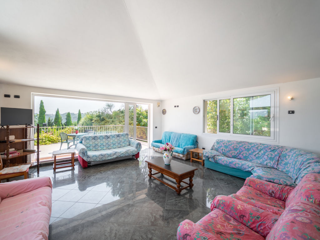 La Rosa — Living Room