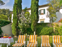 Ruime vrijstaande villa voor 14 personen met privézwembad nabij Cortona - thumbnail 4
