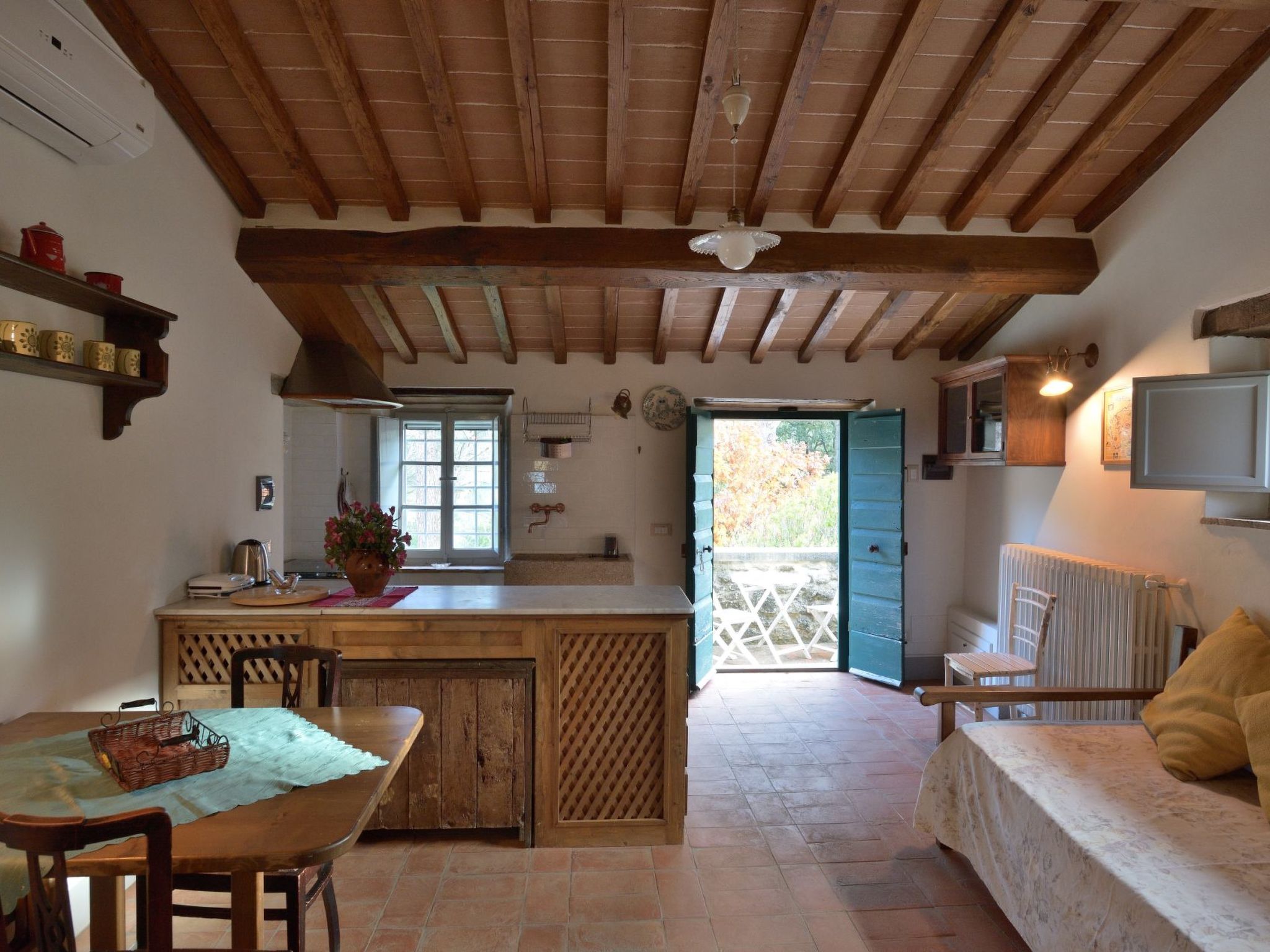 Appartement in Potassa mit Großem Garten