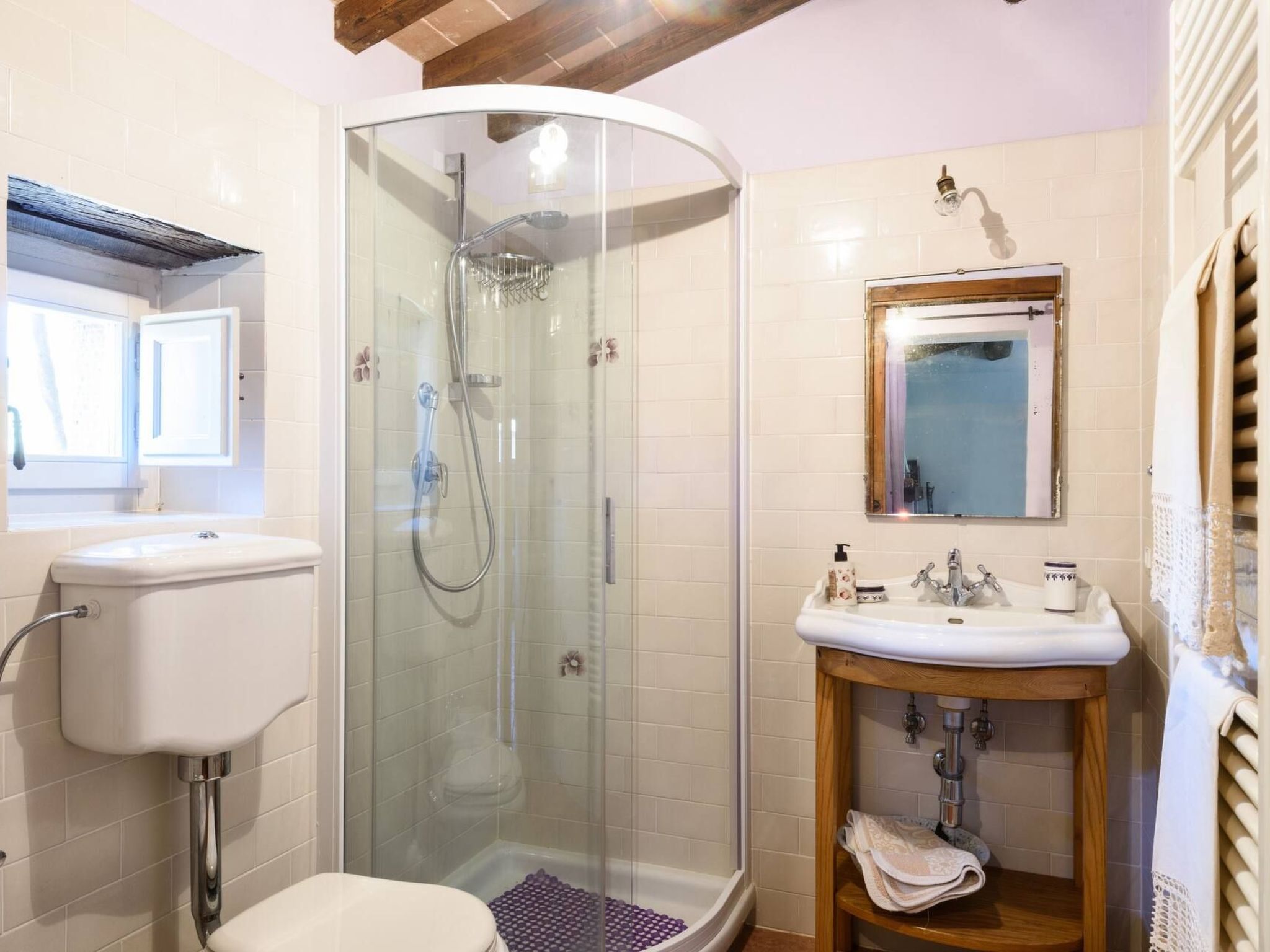 Appartement in Potassa mit Großem Garten-Inside