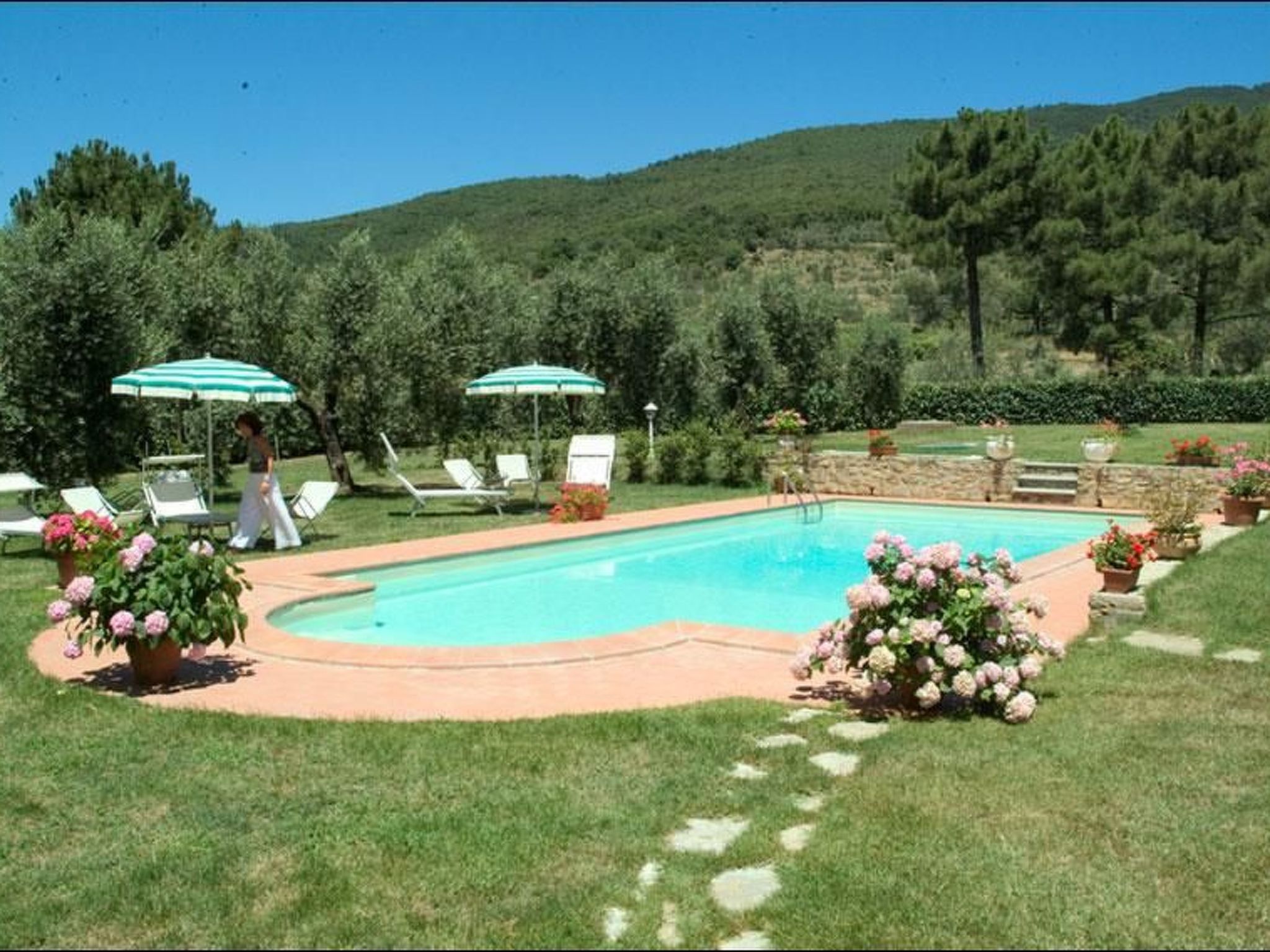 Appartement in Potassa mit Großem Garten-Outside