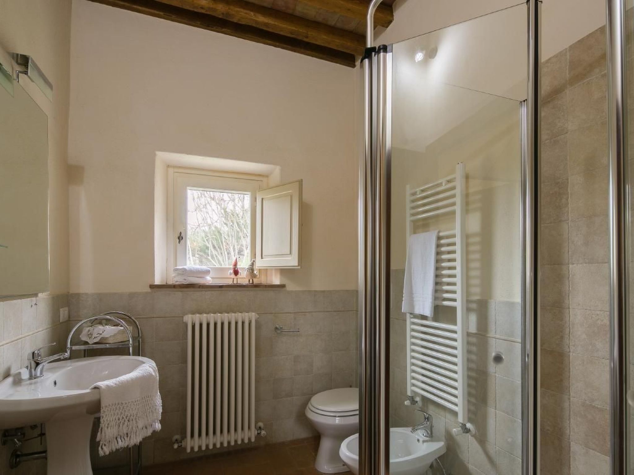 Villa La Pergola-Binnen