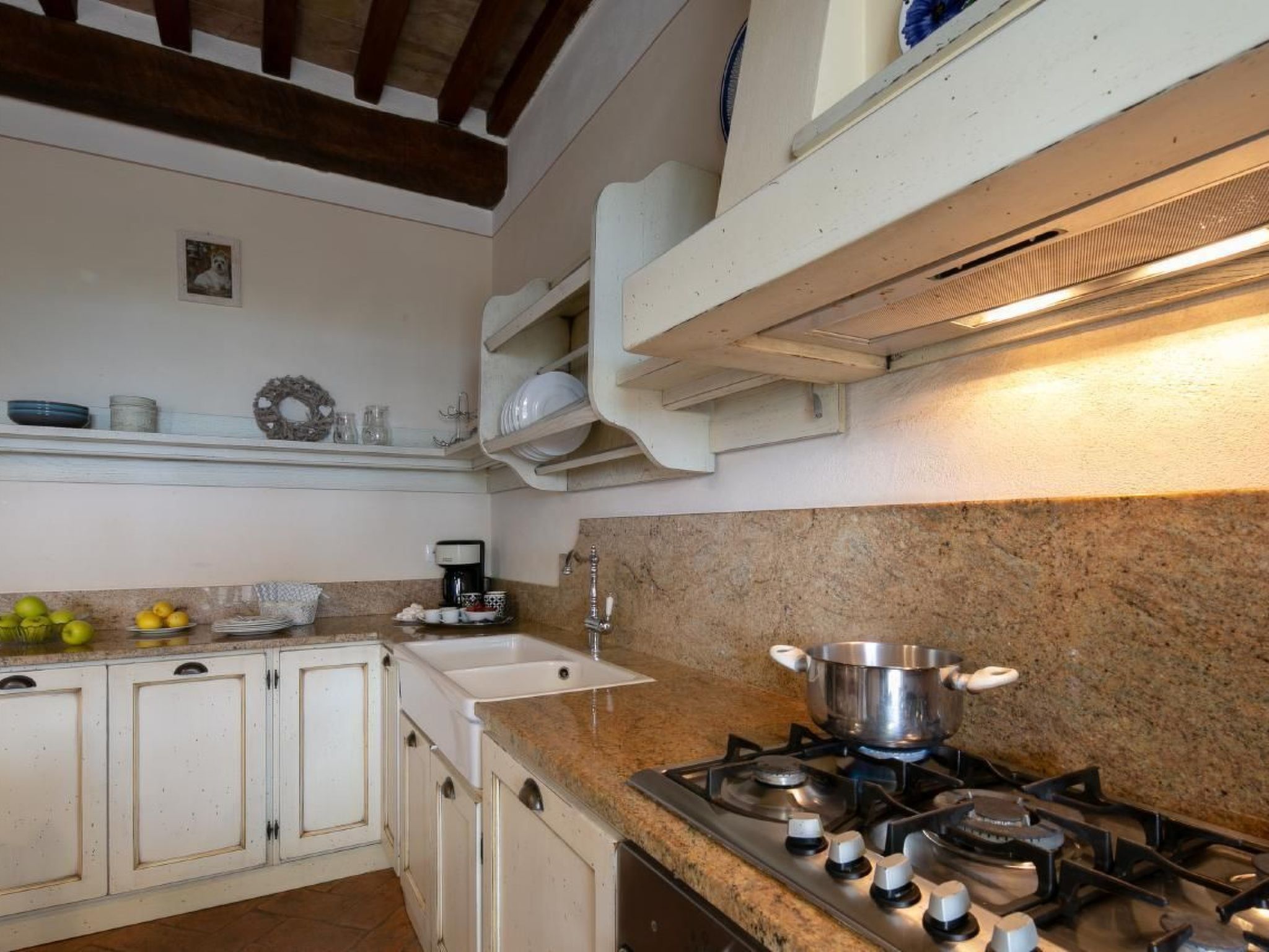 Villa La Pergola-Binnen