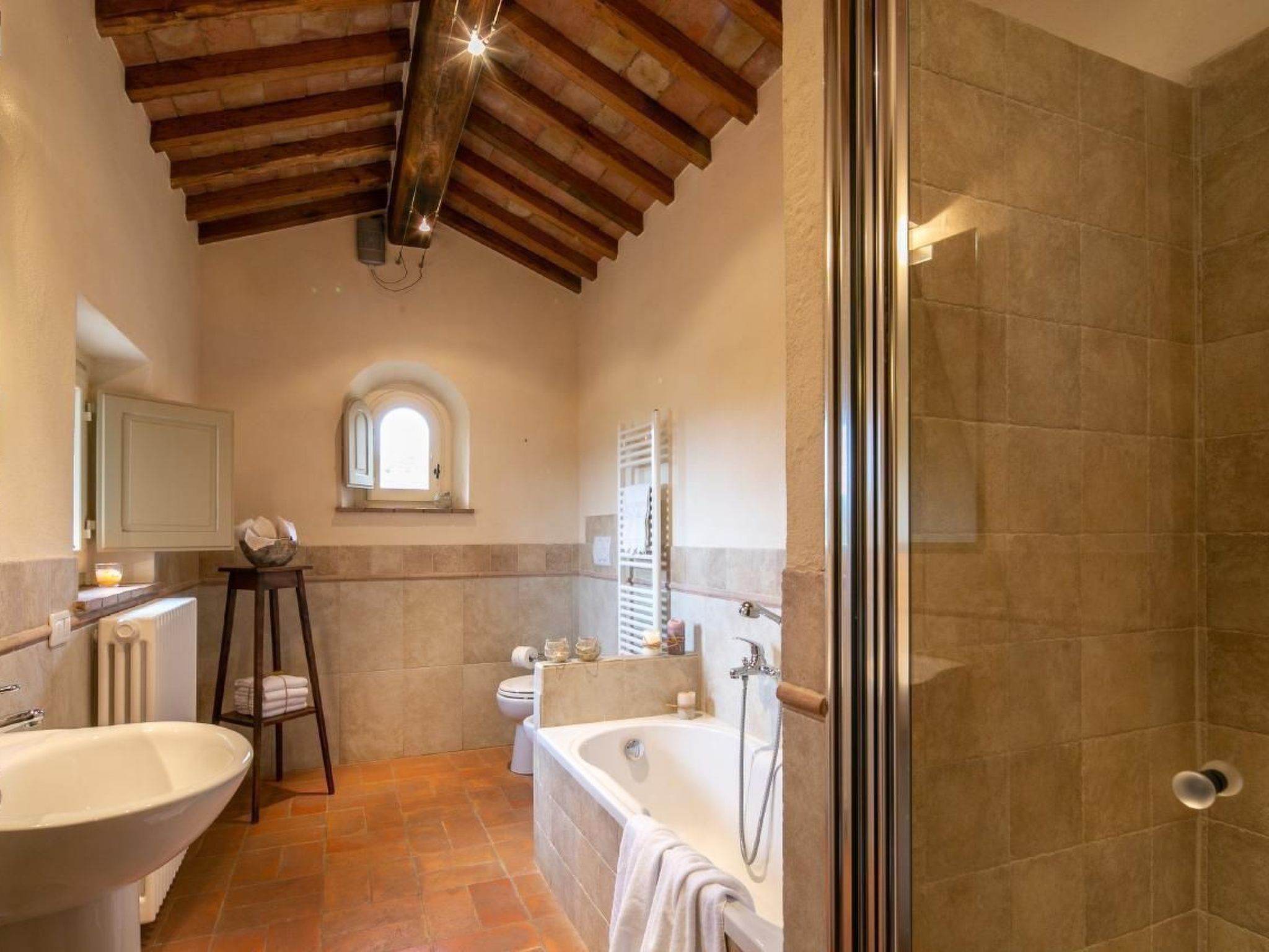 Villa La Pergola-Binnen