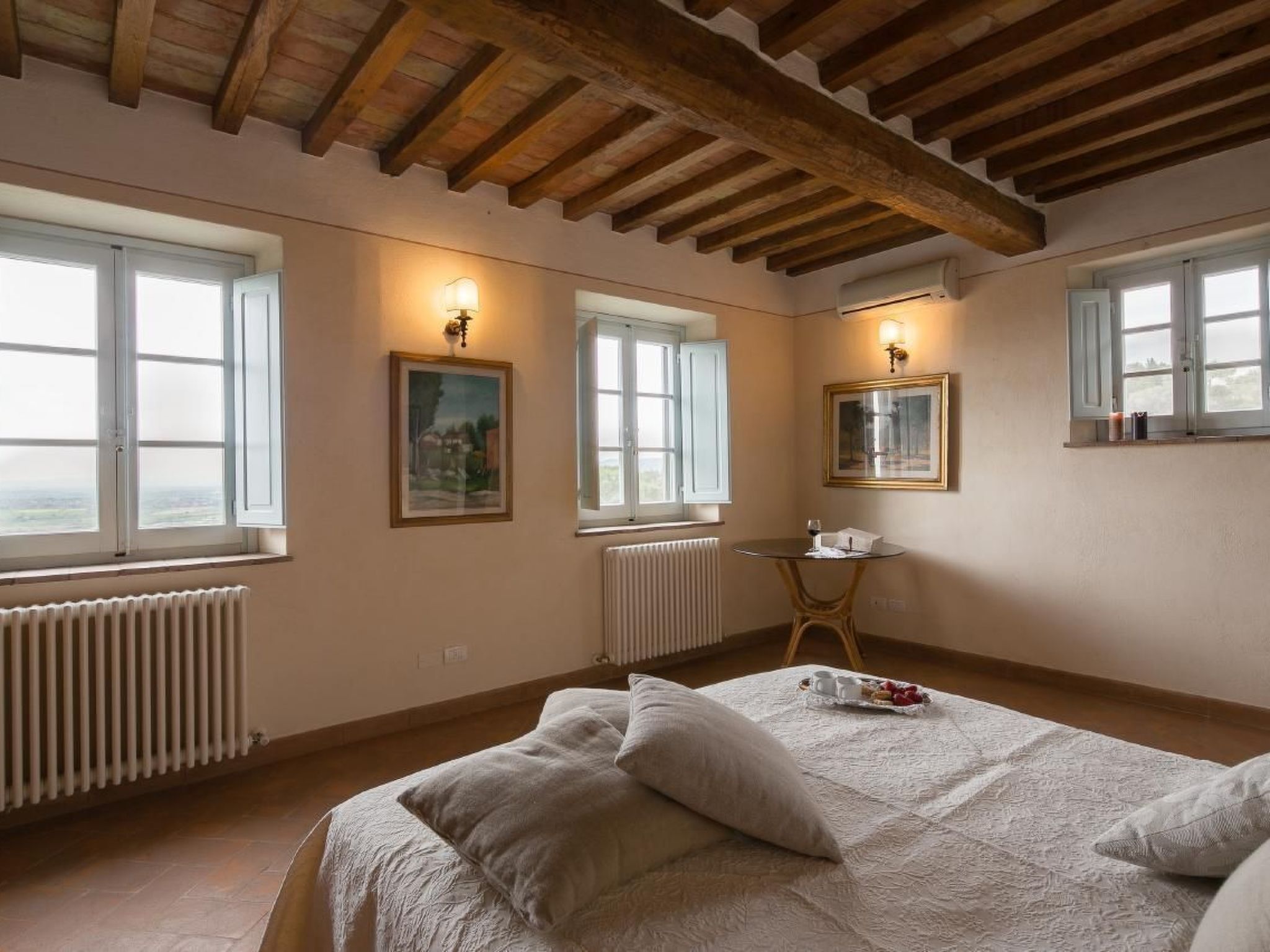 Villa La Pergola-Binnen