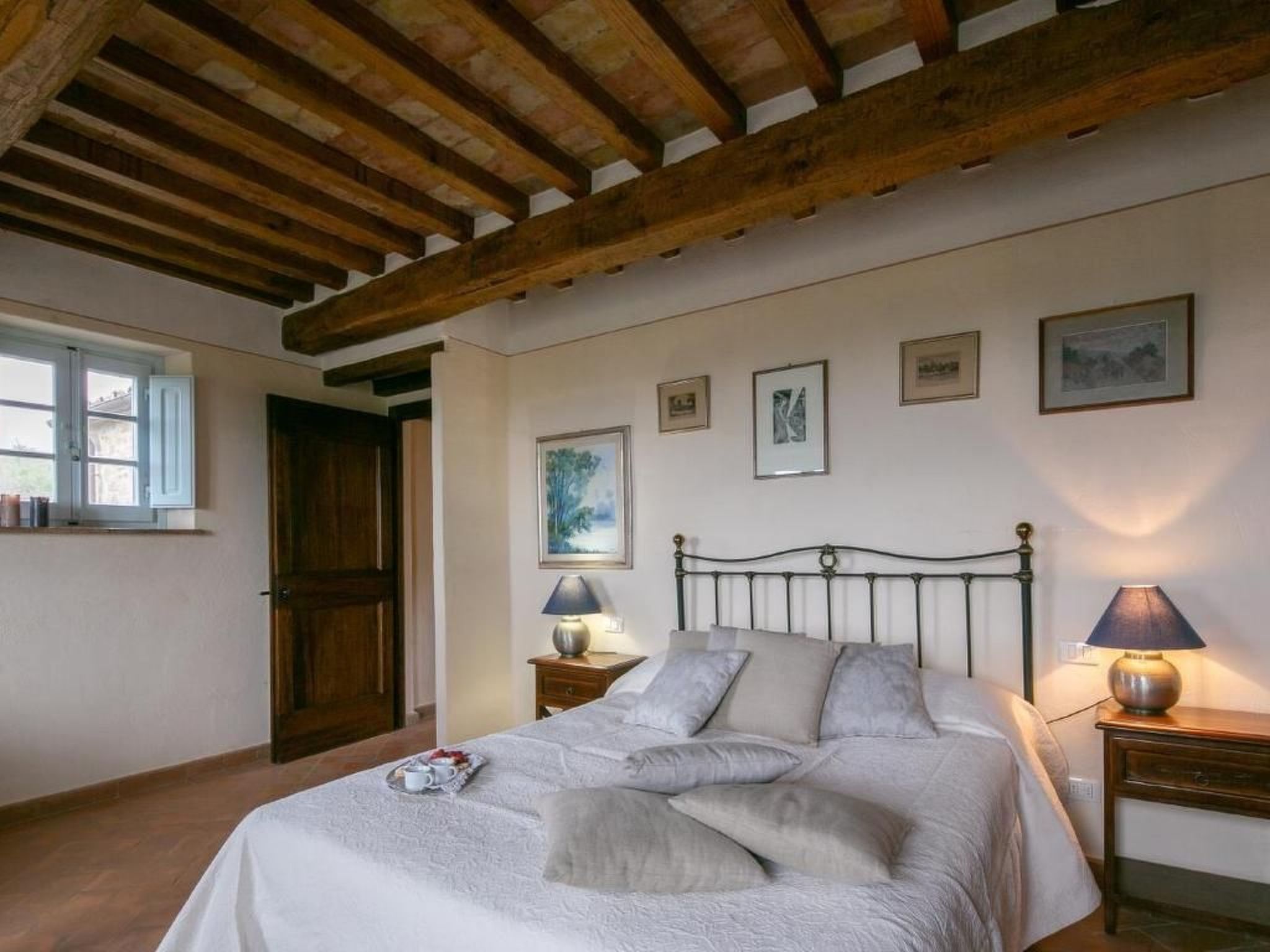 Villa La Pergola-Binnen