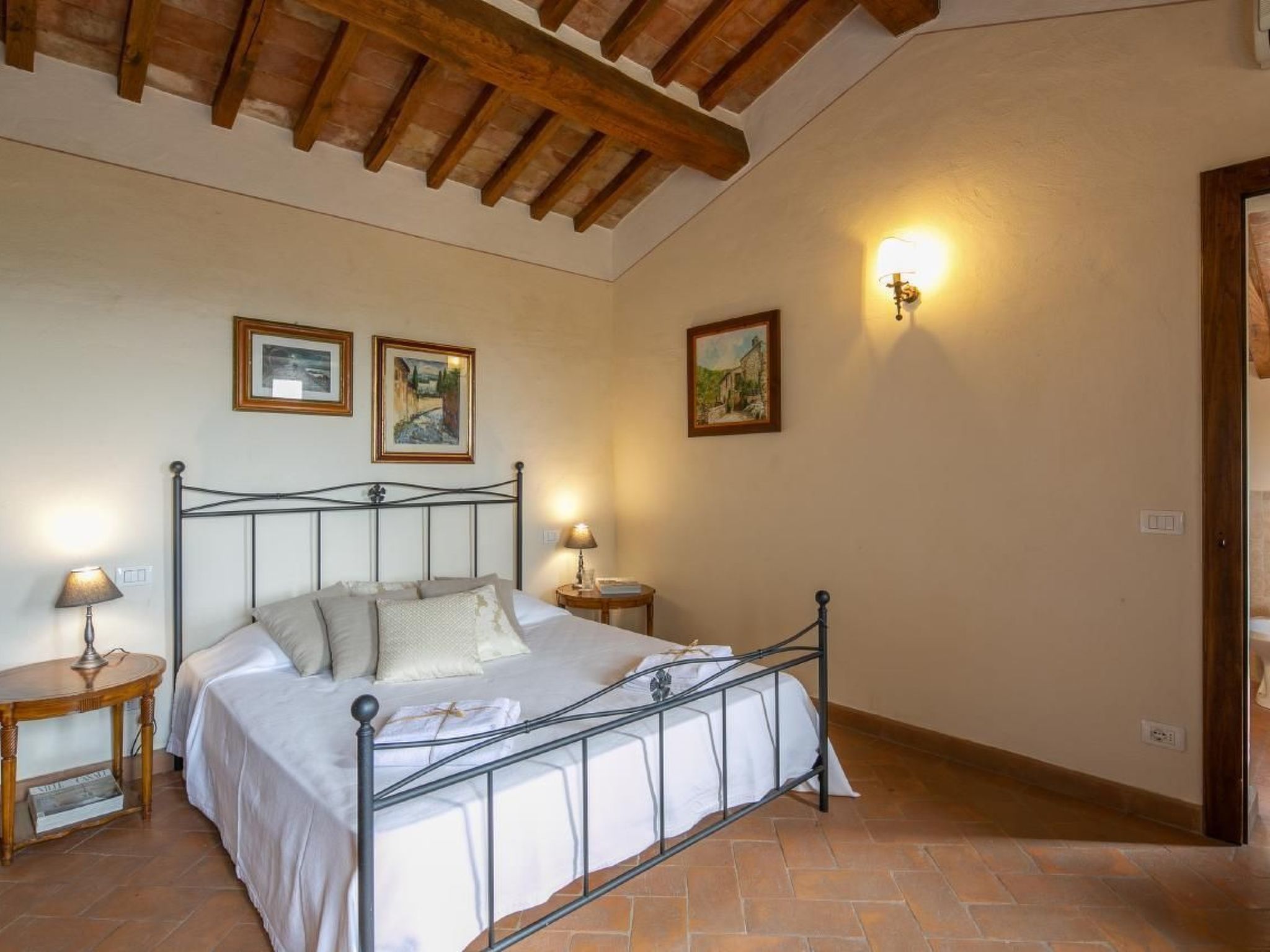 Villa La Pergola-Binnen