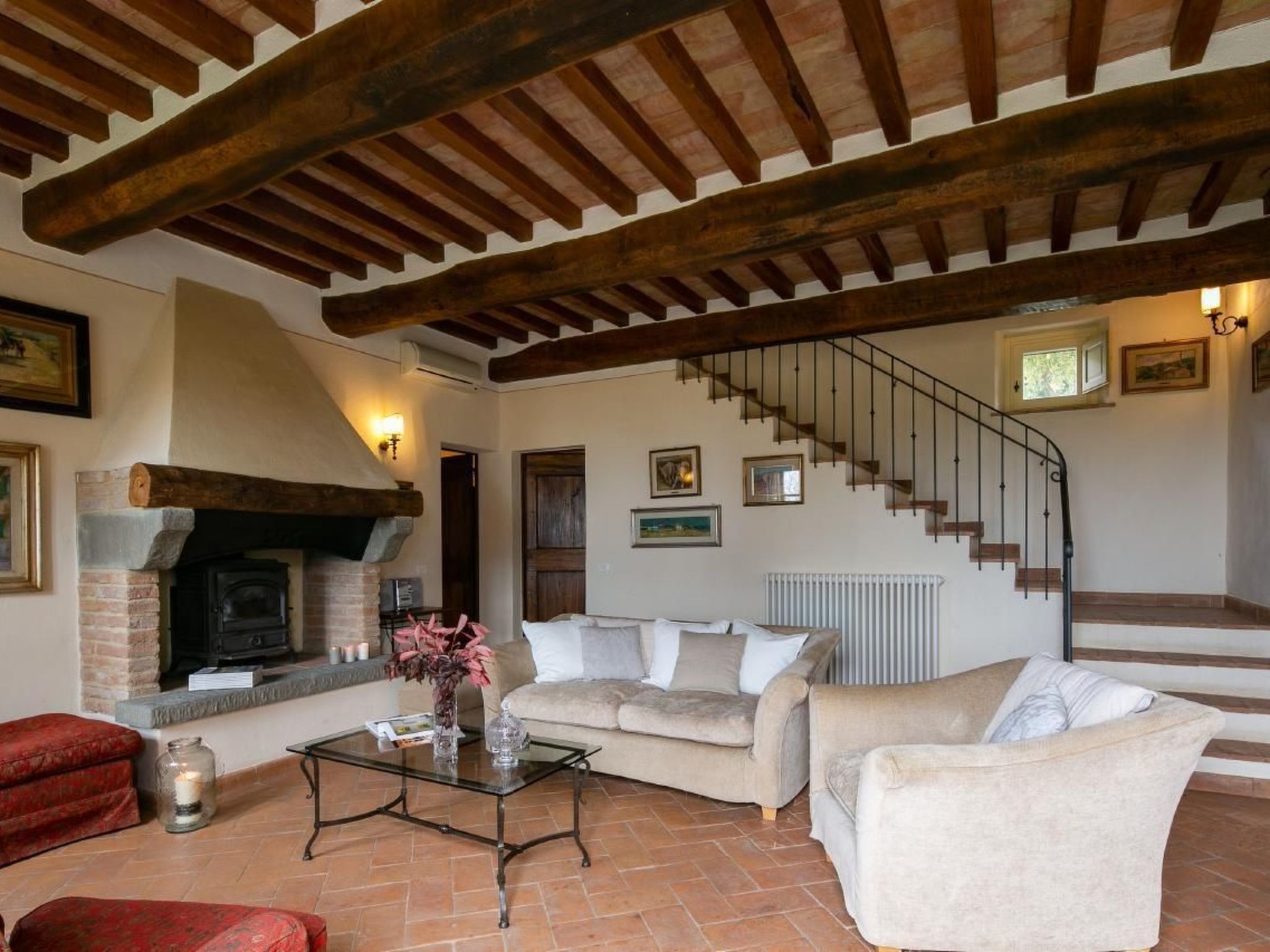 Villa La Pergola-Binnen