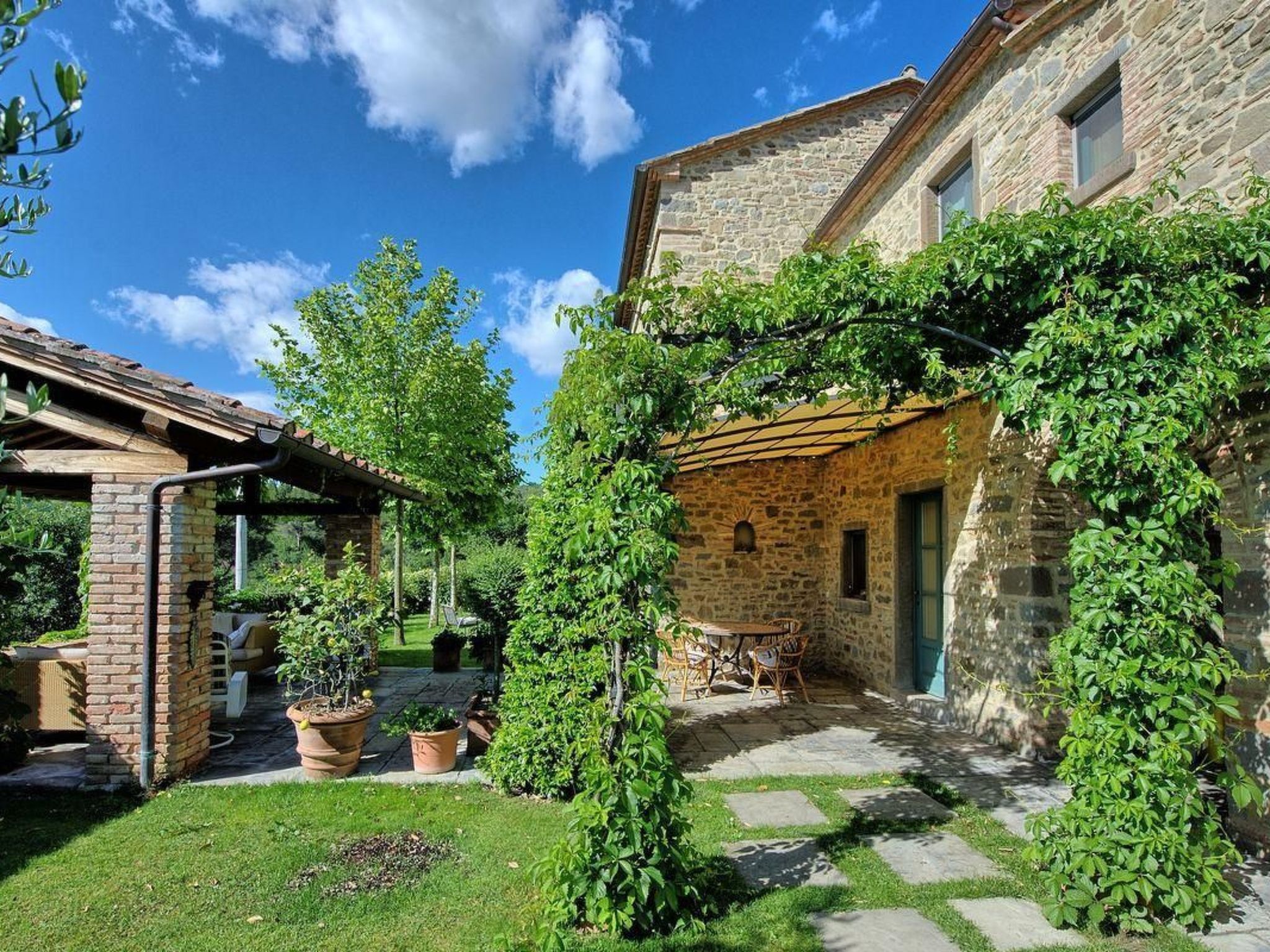 Villa La Pergola-Binnen